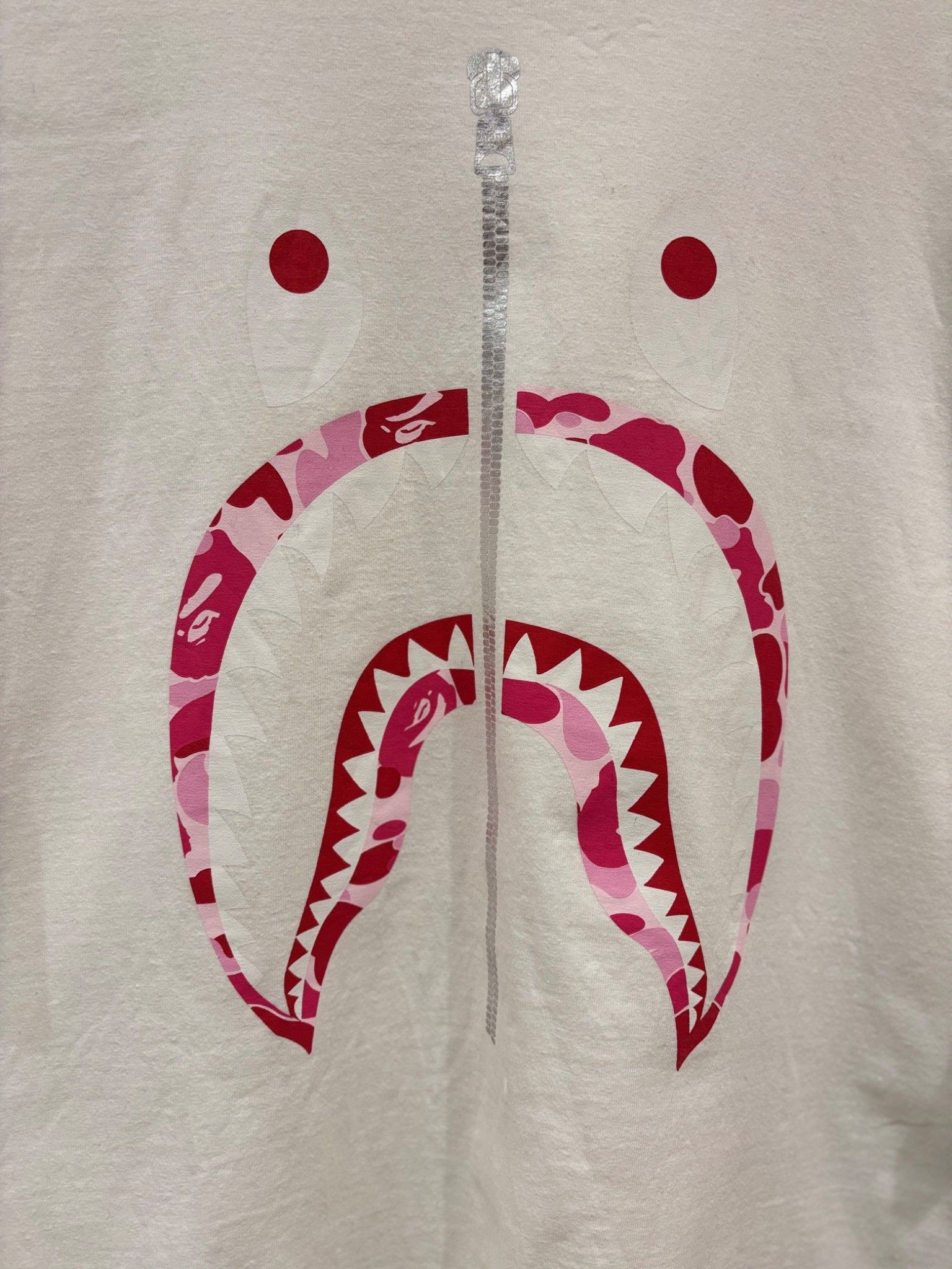 Bape BAPE ABC Camo Shark Tee White/Pink Size US XXL / EU 58 / 5 - 2 Thumbnail