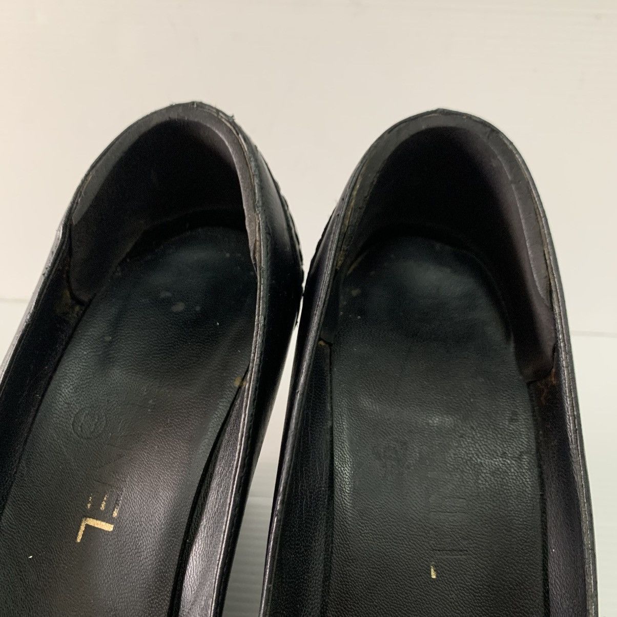 Chanel Chanel Black Leather Wedges Shoes Size US 7.5 / IT 37.5 - 13 Thumbnail