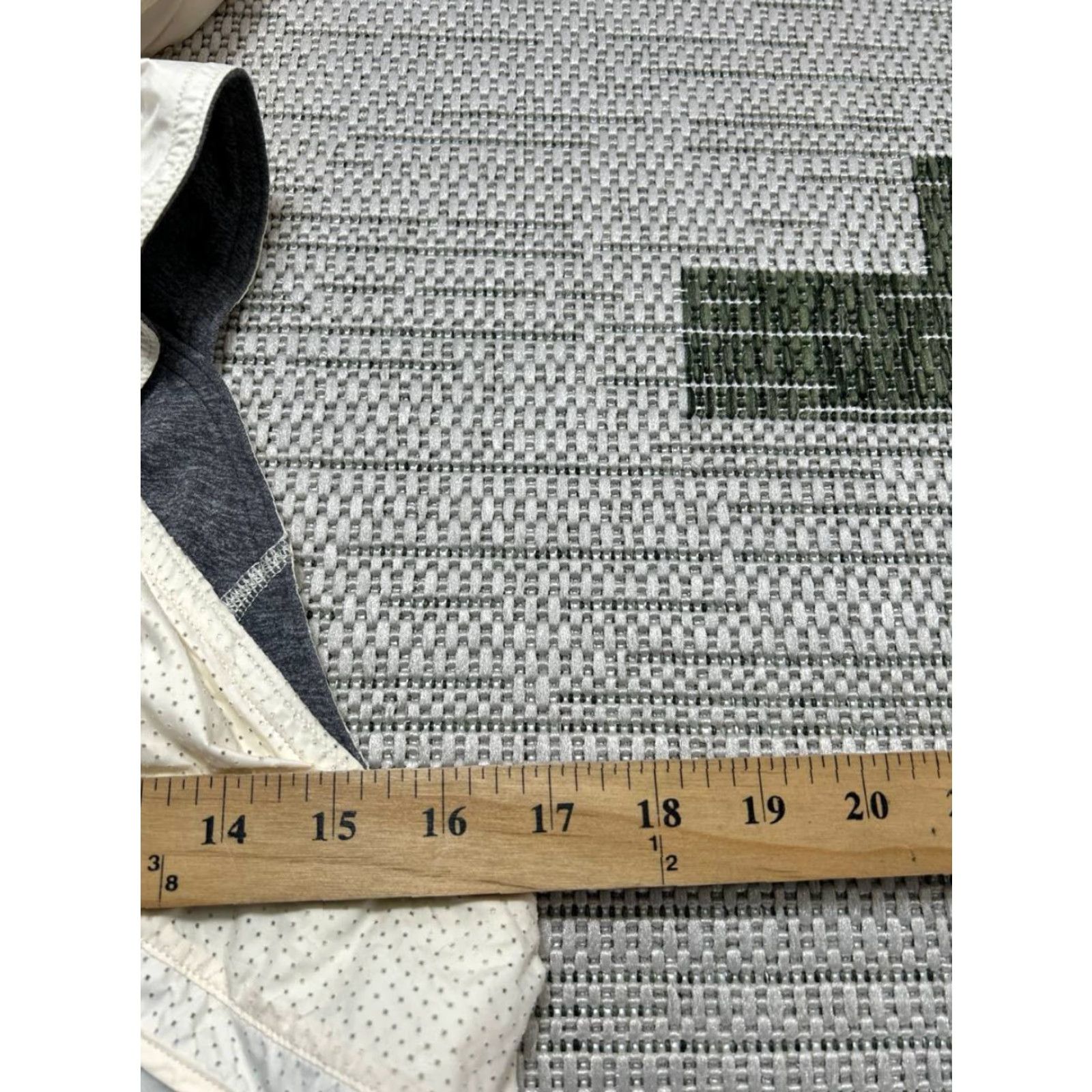 Lululemon Lululemon Kanto Catch Me Vest Womens 8 Beige Water Resistant Sweat Wicking Breathable Hooded Pockets Jacket Vest Size M / US 6-8 / IT 42-44 - 6 Thumbnail