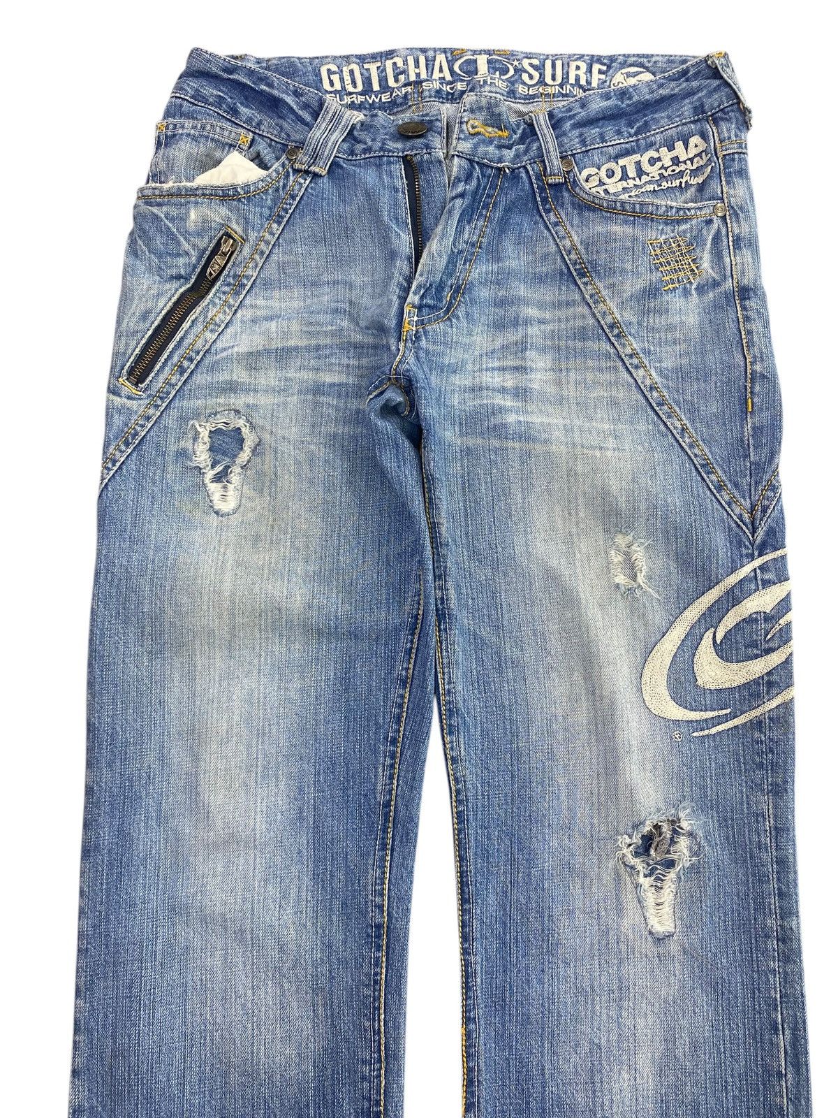 Gotcha Gotcha Faded Light Wash Style Ripped Jeans Size US 33 - 2 Thumbnail