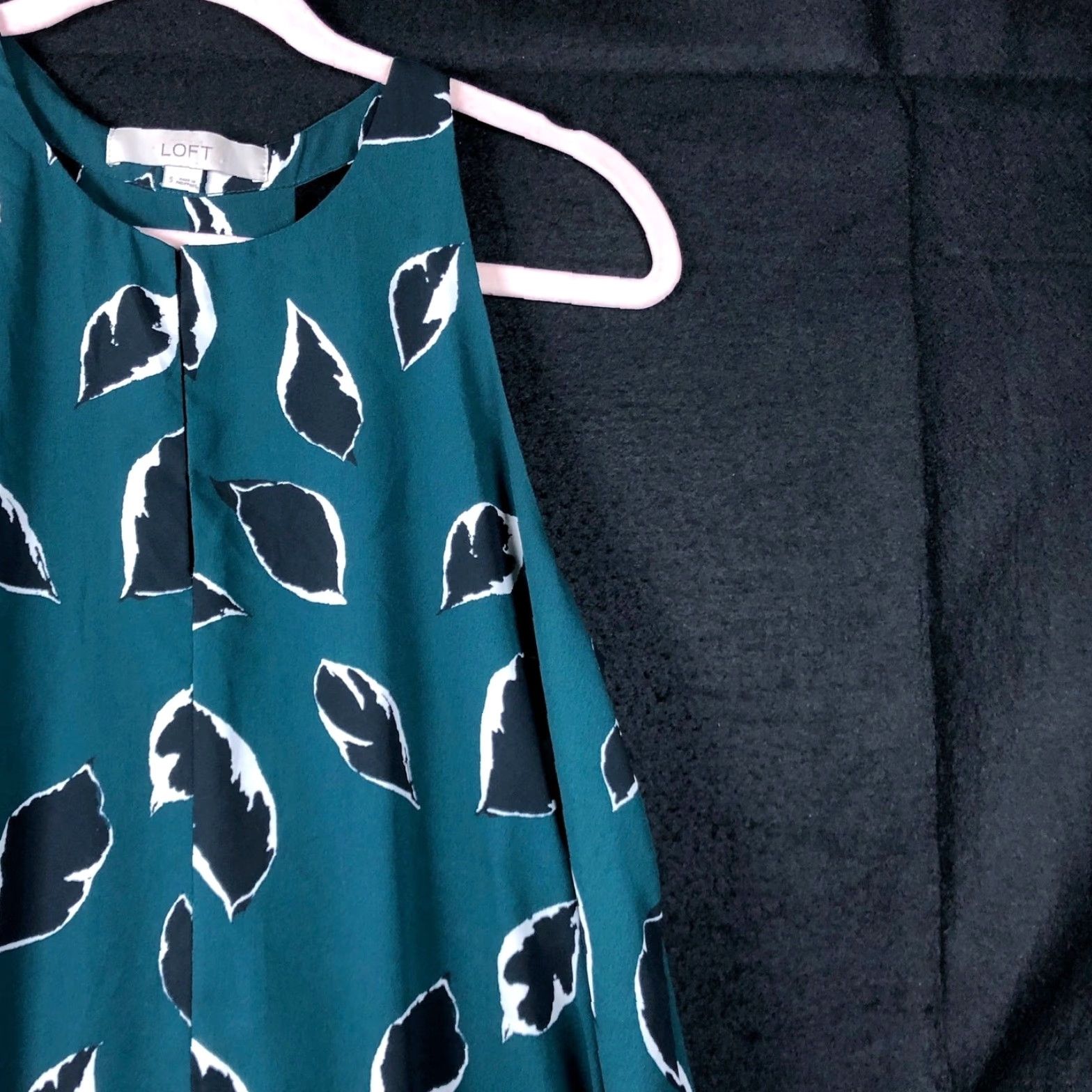 Loft LOFT Blouse Sleeveless Crew Neck Lined Dark Teal Leaf Print Womens Small Shirt Casual Workwear Boho Floral Pattern Short Size S / US 4 / IT 40 - 5 Thumbnail