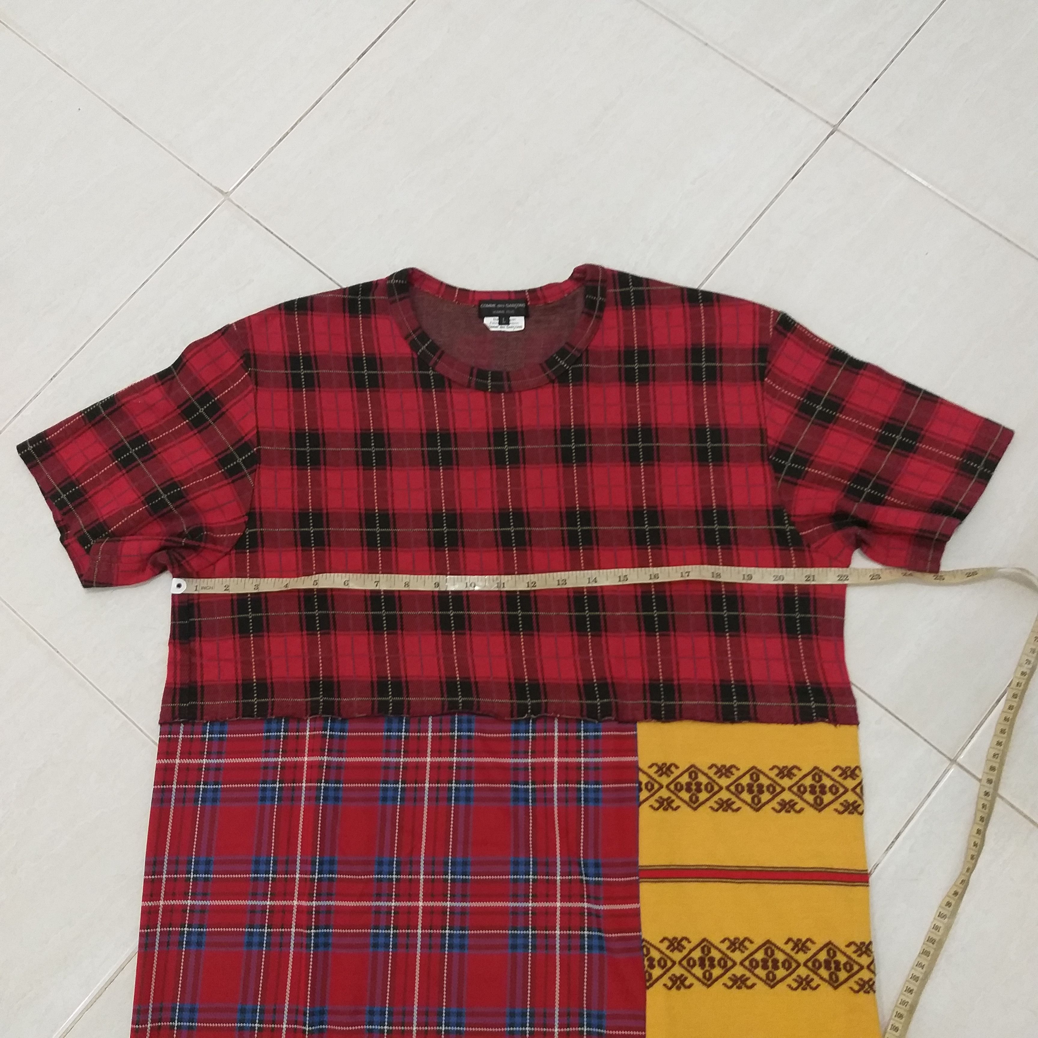 Comme des Garcons Homme Plus Comme Des Garcons Homme Plus Patchwork T-Shirt Size US L / EU 52-54 / 3 - 9 Thumbnail