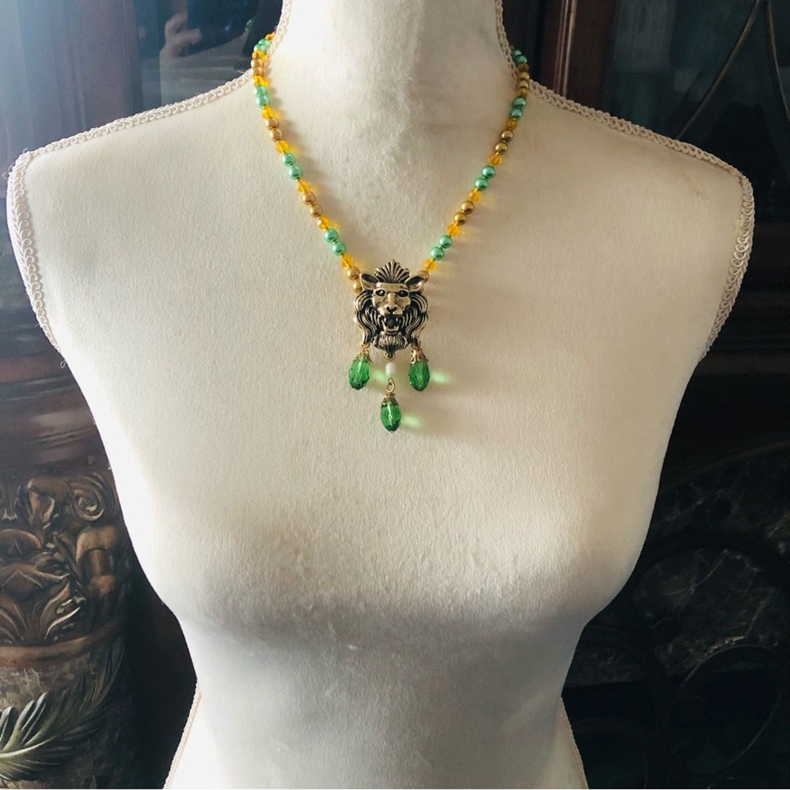 Handmade Handcrafted repurpose growling lion crystal Pearl necklace Size ONE SIZE - 6 Thumbnail