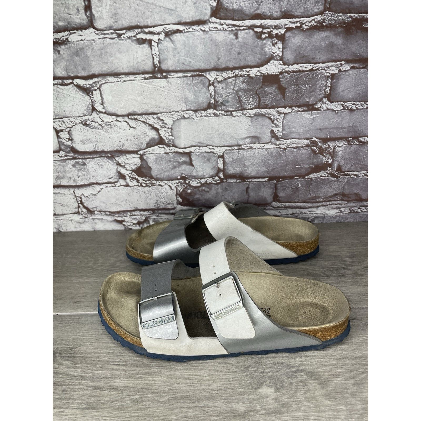 Birkenstock Birkenstock Arizona Two Toned Silver White Leather Strap San Size US 10 / IT 40 - 21 Thumbnail