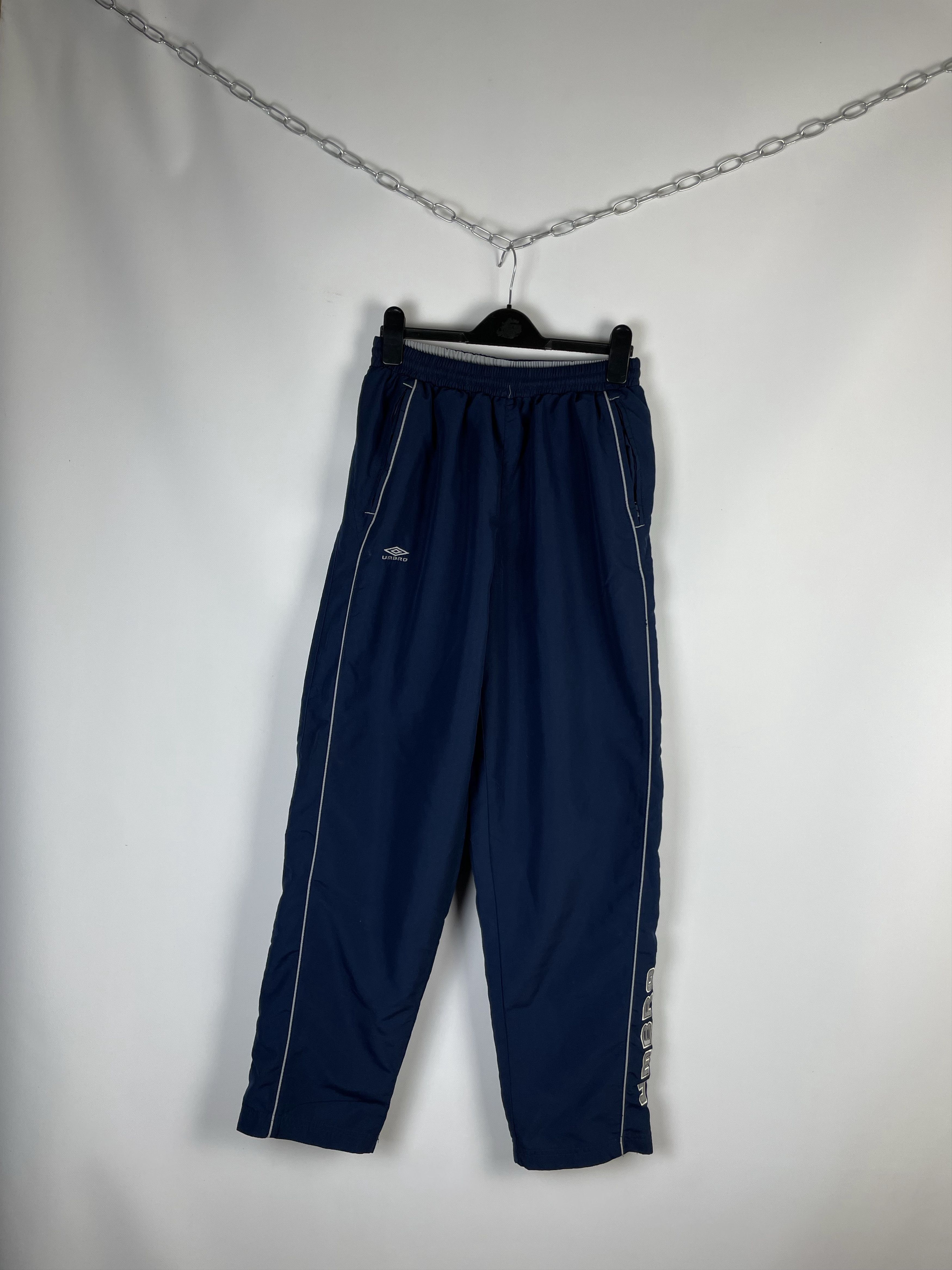 Umbro Umbro navy nylon track pants vintage baggy Size US 32 / EU 48 - 2 Thumbnail
