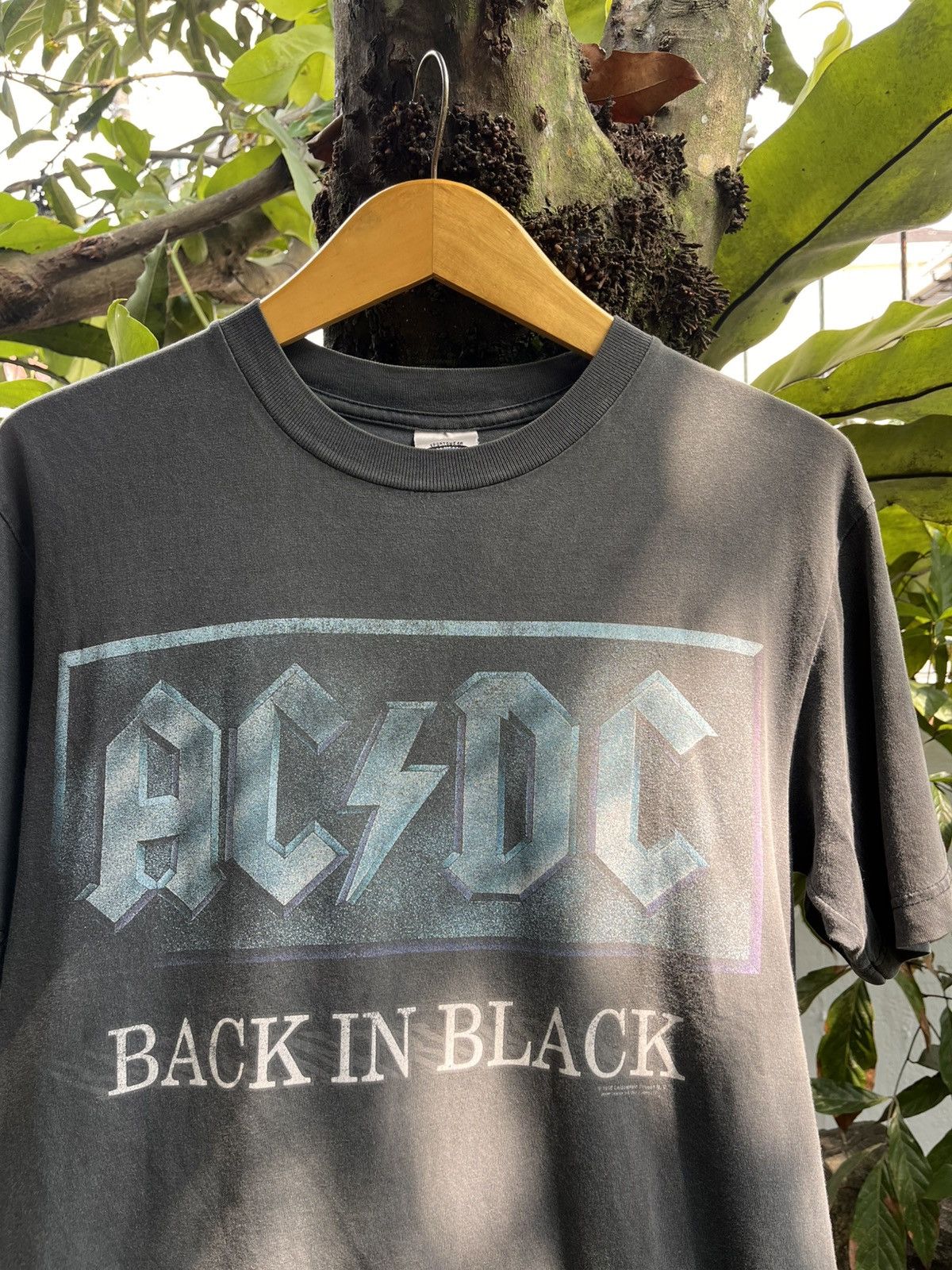 Band Tees Vintage ACDC Back in Black Tour 1996 Tshirt Size US M / EU 48-50 / 2 - 2 Thumbnail