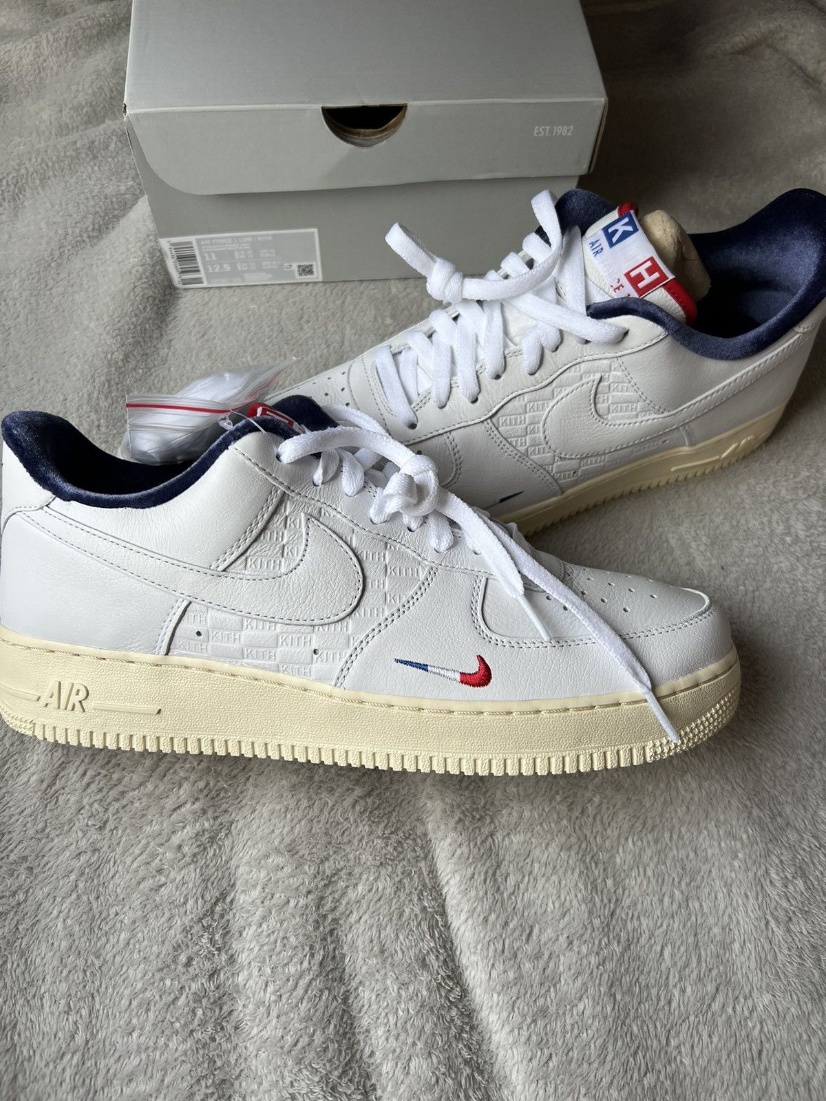 Nike Nike air force 1 kith Paris édition Size US 11 / EU 44 - 1 Thumbnail
