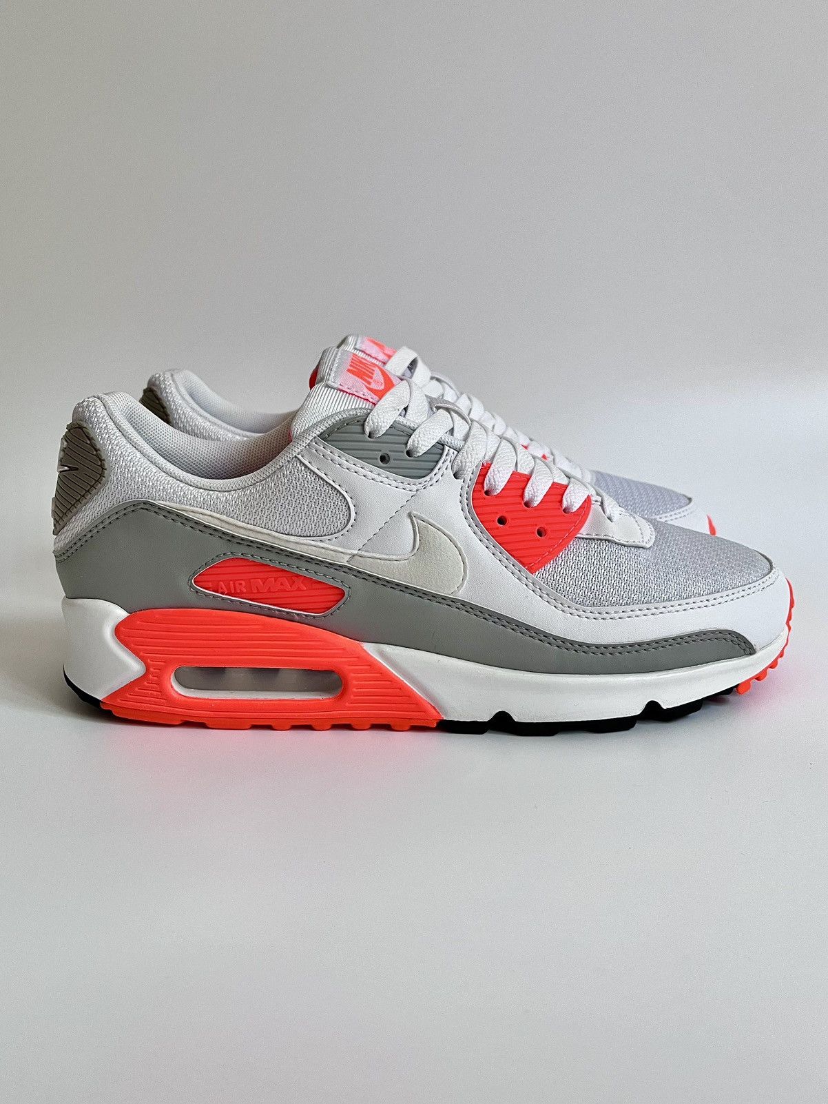 Nike Nike Air Max 90 “Hyper Orange” Size US 9 / EU 42 - 4 Thumbnail