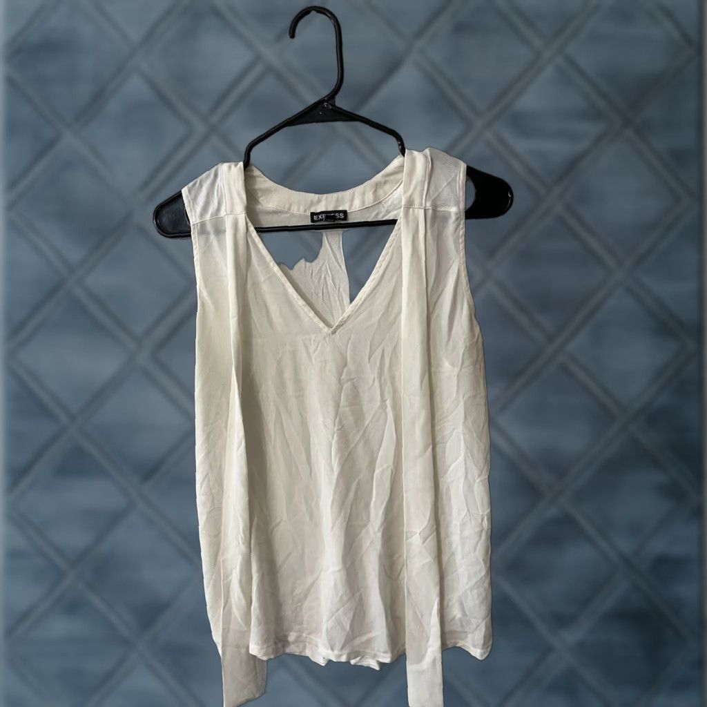 Express Express Blouse Shirt Sleeveless V-Neck Hi In Front Size Small White Size S / US 4 / IT 40 - 1 Thumbnail