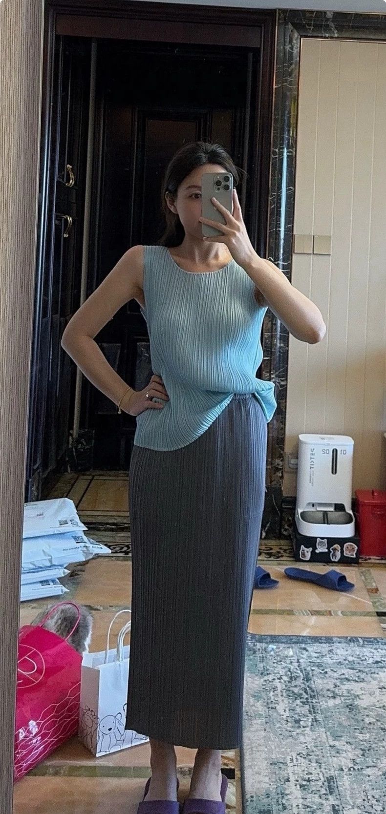Issey Miyake issey miyake size:1 Dark grey half skirt 2505-Nextarrow Size 42" / US 20 - 1 Thumbnail