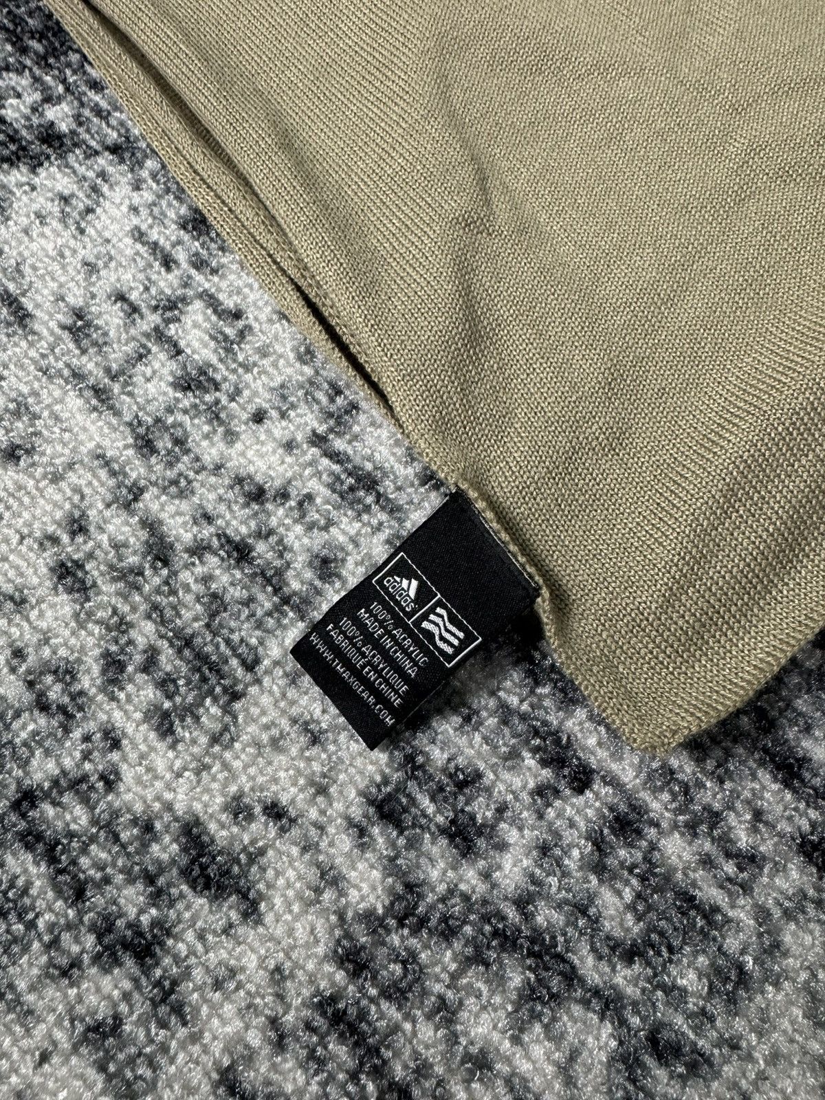 Adidas × Vintage Vintage Adidas Scarf Beige Performance Logo Y2K STYLE 90s Size ONE SIZE - 3 Thumbnail
