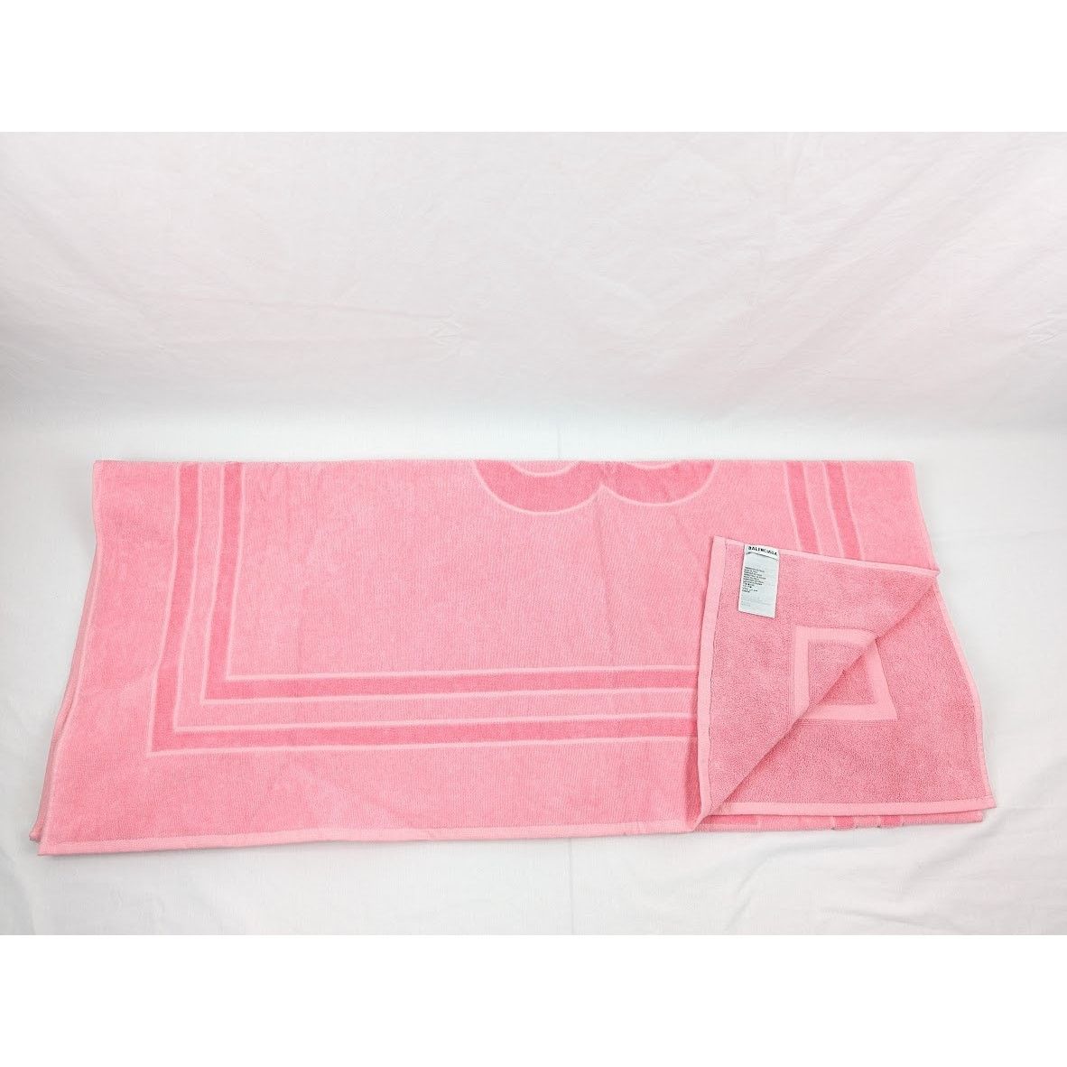 Balenciaga o1rshd1 Size: OS / SA BB Paris Icon Towel in Pink Size ONE SIZE - 2 Thumbnail