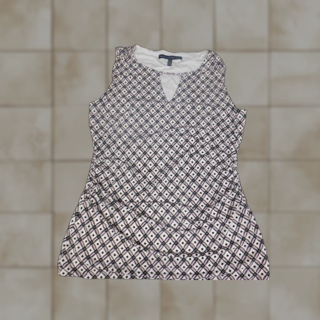 White House Black Market White House Black Market Blouse Womens Small White pullover stretch embellishments Crew Neck Sleeveless Casual Rayon Multicolor Regular Size S Womens Size S / US 4 / IT 40 - 1 Thumbnail