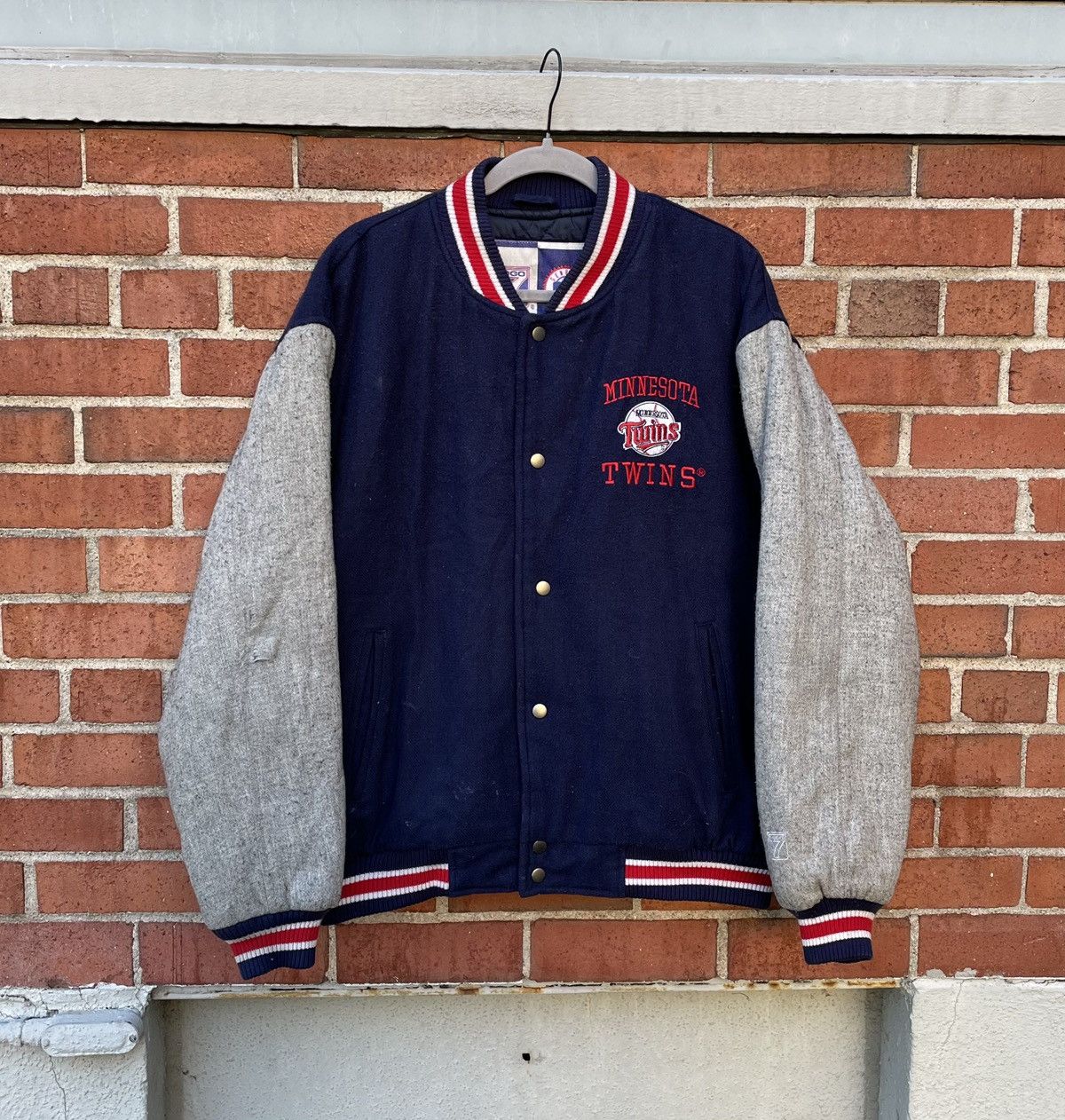 Logo 7 Rare Vintage Logo 7 MLB minnesota Twins Embroidered Varisty Size US L / EU 52-54 / 3 - 1 Thumbnail