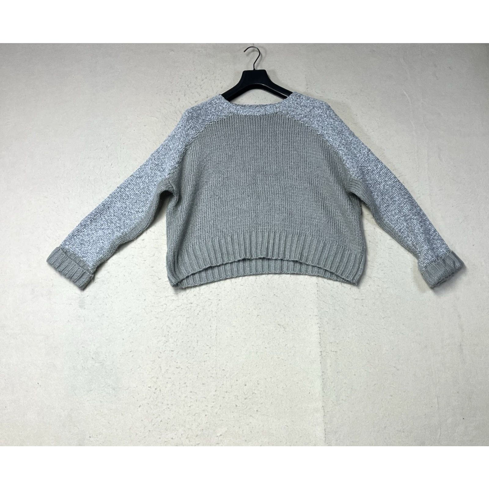 Vintage John + Jenn Sweater Women’s Size Medium Long Sleeve Gray Beige Size M / US 6-8 / IT 42-44 - 2 Thumbnail