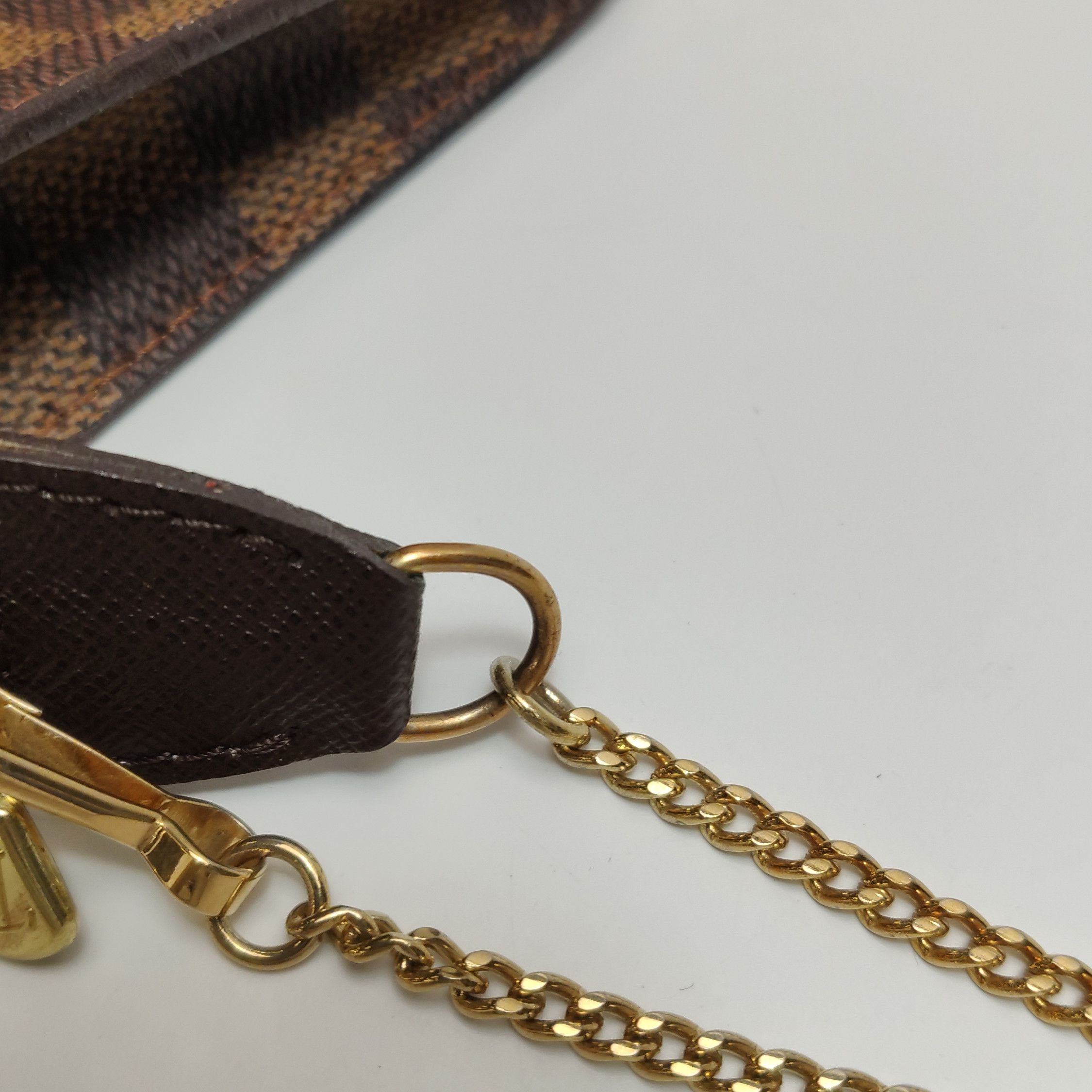 Louis Vuitton Louis Vuitton (LV) Bucket Pouch Cowhide Checkerboard Vintag Size ONE SIZE - 4 Thumbnail