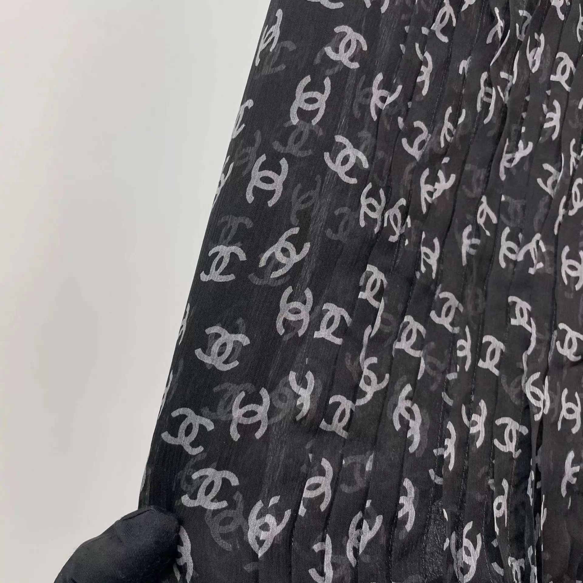 Chanel Chanel all over print silk cami dress black 34 Size XS / US 0-2 / IT 36-38 - 8 Thumbnail