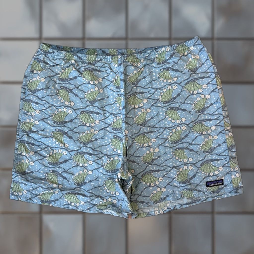 Patagonia Patagonia Baggies Large Blue Lined Shorts Lined 6" Inseam Hexy Fish Pattern Size US 33 - 1 Thumbnail