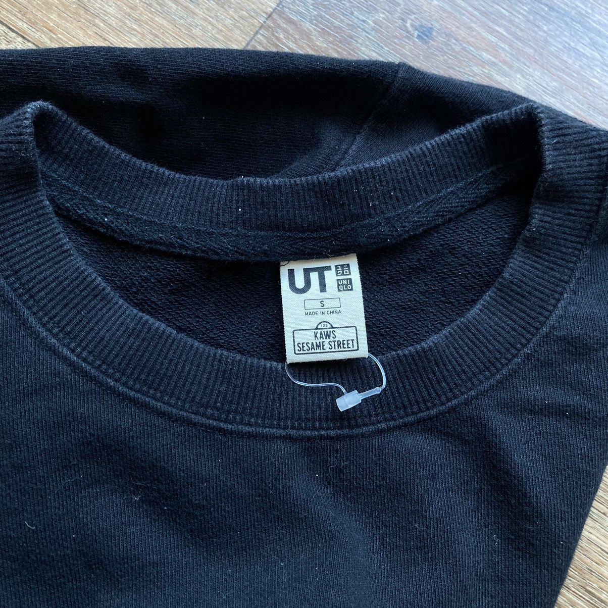 Kaws Vintage sweatshirt Kaws x Uniqlo Size US S / EU 44-46 / 1 - 7 Thumbnail
