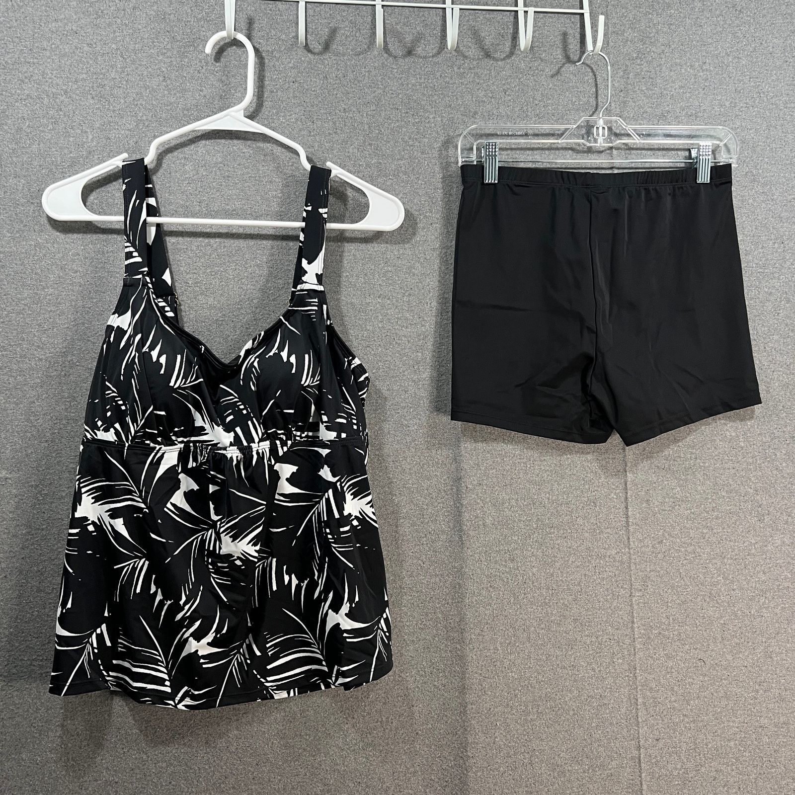 Other Kim Gravel x Swimsuits Scoop Neck Tankini Set w/ Bike Shorts Size L / US 10 / IT 46 - 1 Thumbnail