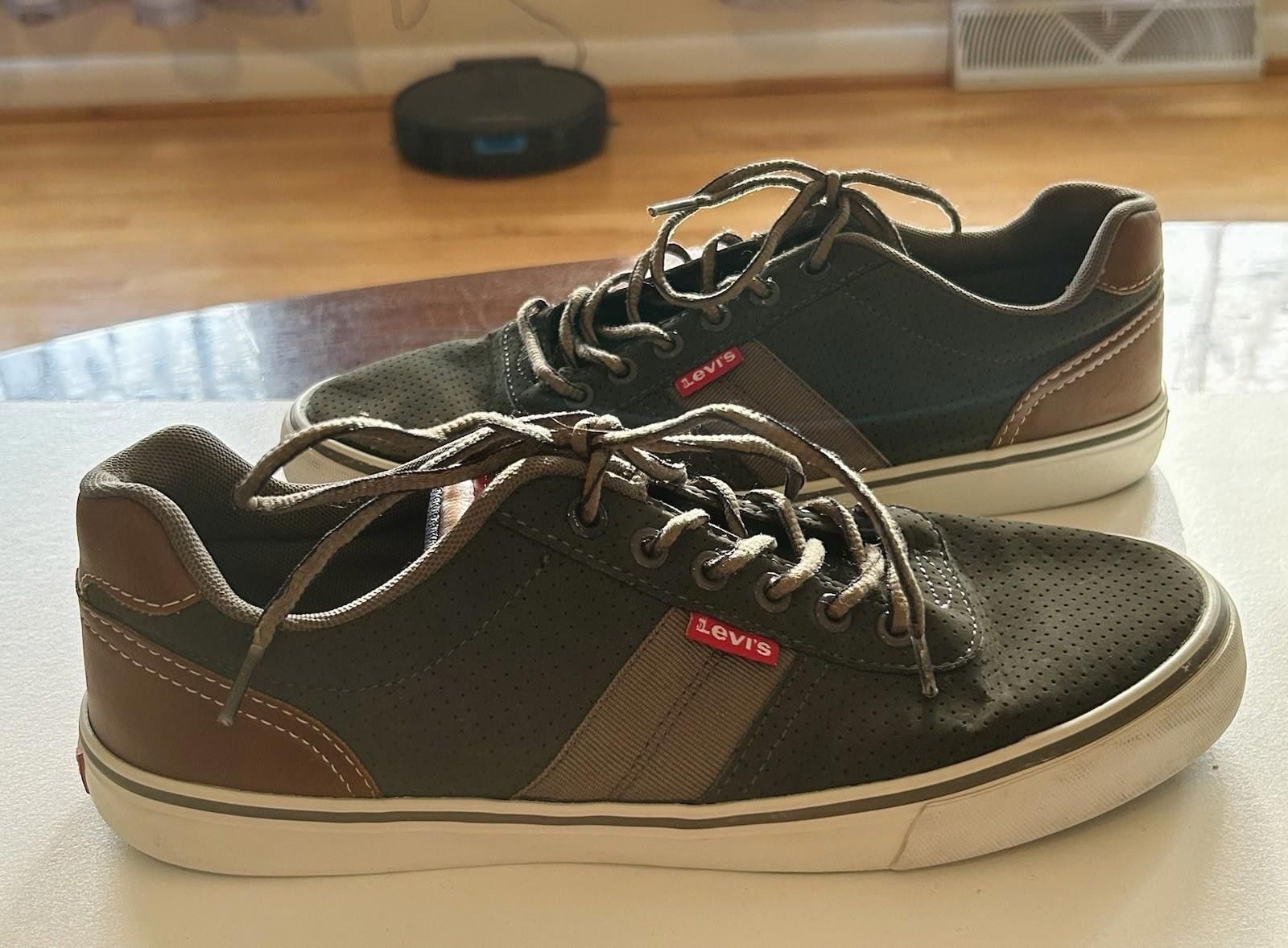 Levi's Levi's Mens Casual Lace-up Sneaker Shoe Sz 9 Size US 9 / EU 42 - 1 Thumbnail