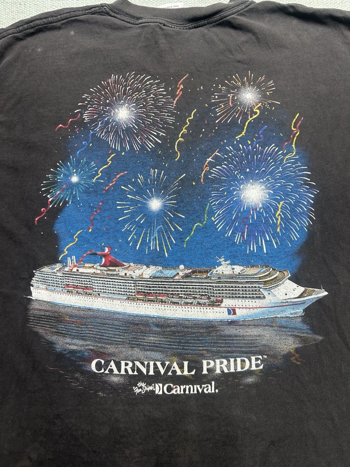 Vintage Vtg t shirt carnival pride cruise ship fireworks faded XL Size US XL / EU 56 / 4 - 2 Thumbnail