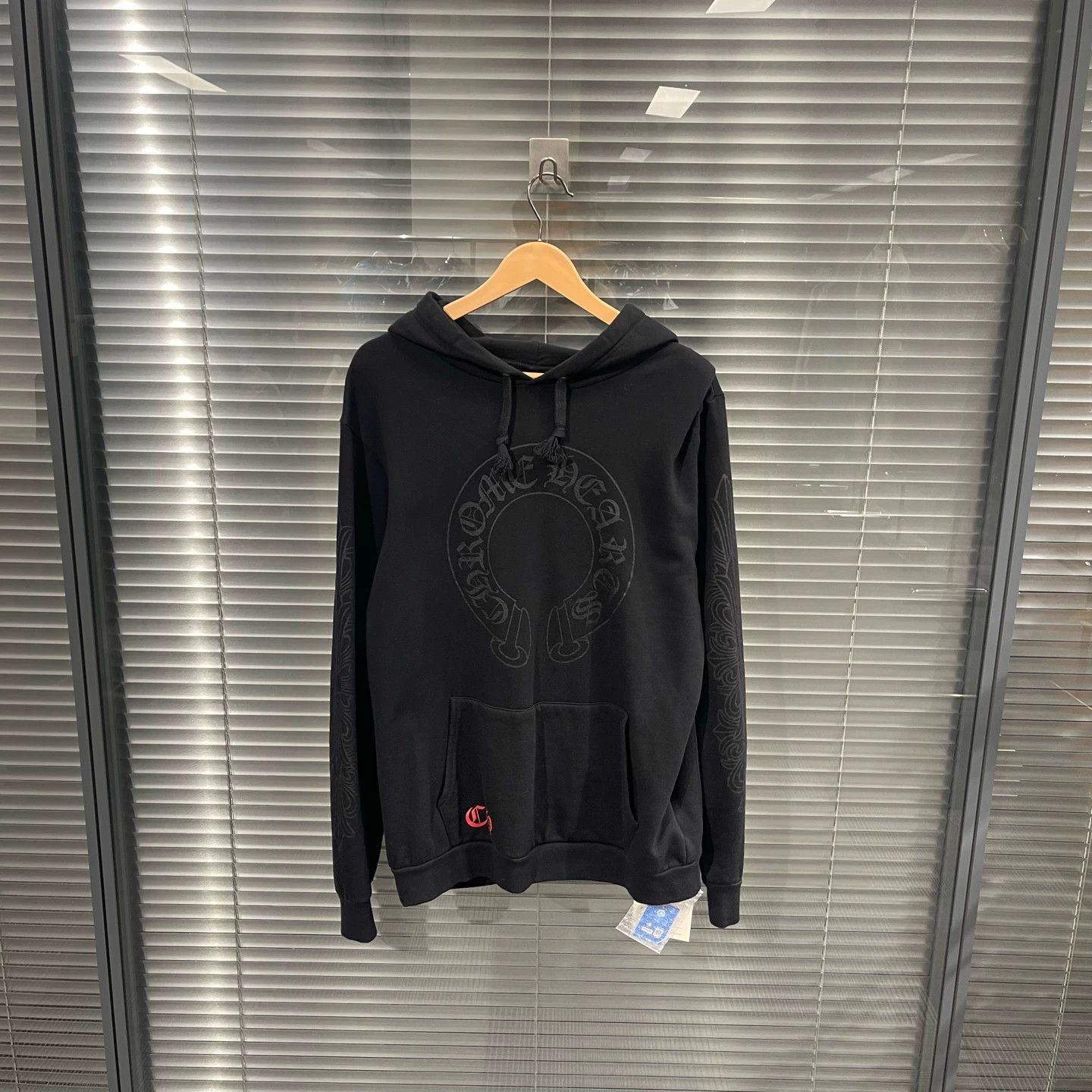 Chrome Hearts Chrome Hearts Red Lips Hidden Sleeve Hoodie (L, Like New) Size US L / EU 52-54 / 3 - 2 Thumbnail
