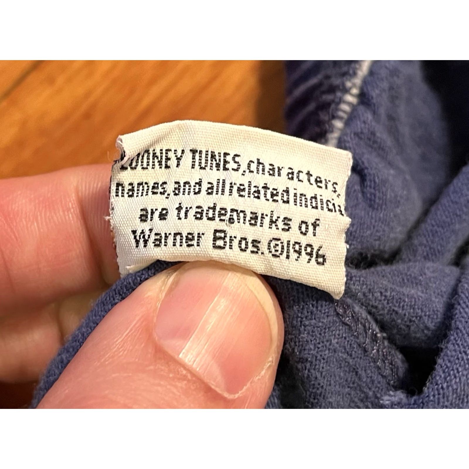 Vintage VINTAGE Looney Tunes Tweety Bird Sweat Shorts Women’s M Navy 1997 Size 32" / US 10 / IT 46 - 4 Thumbnail