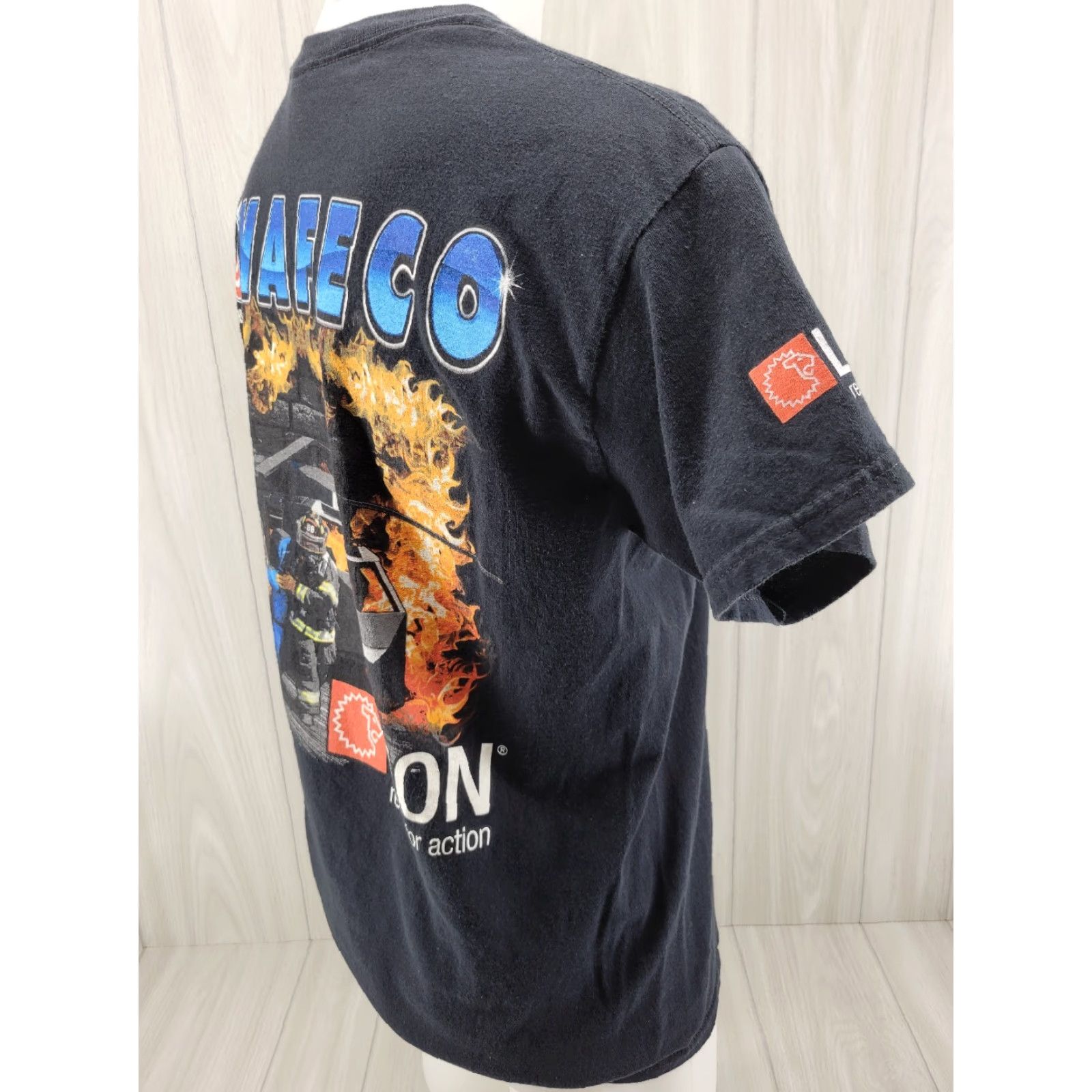 Gildan NAFeco FIREFIGHTERS EMT EQUIPMENT LION Ready For Action Black Large t shirt Size US L / EU 52-54 / 3 - 6 Thumbnail