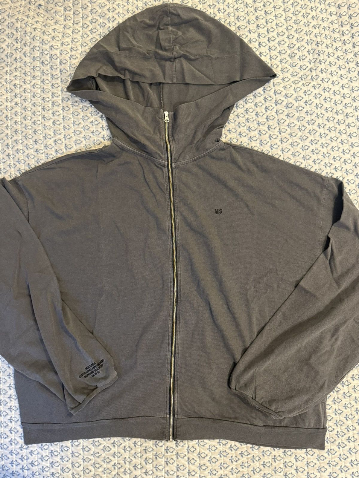 ¥$ Yeezy Vultures LE United Center Zip-Up Hoodie Grey