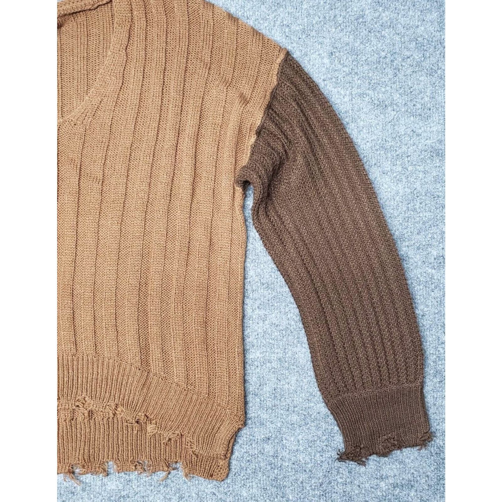 Vintage Rue21 Sweater Womens M Brown Long Sleeve V-Neck Pullover Distressed Edges New Size M / US 6-8 / IT 42-44 - 4 Thumbnail