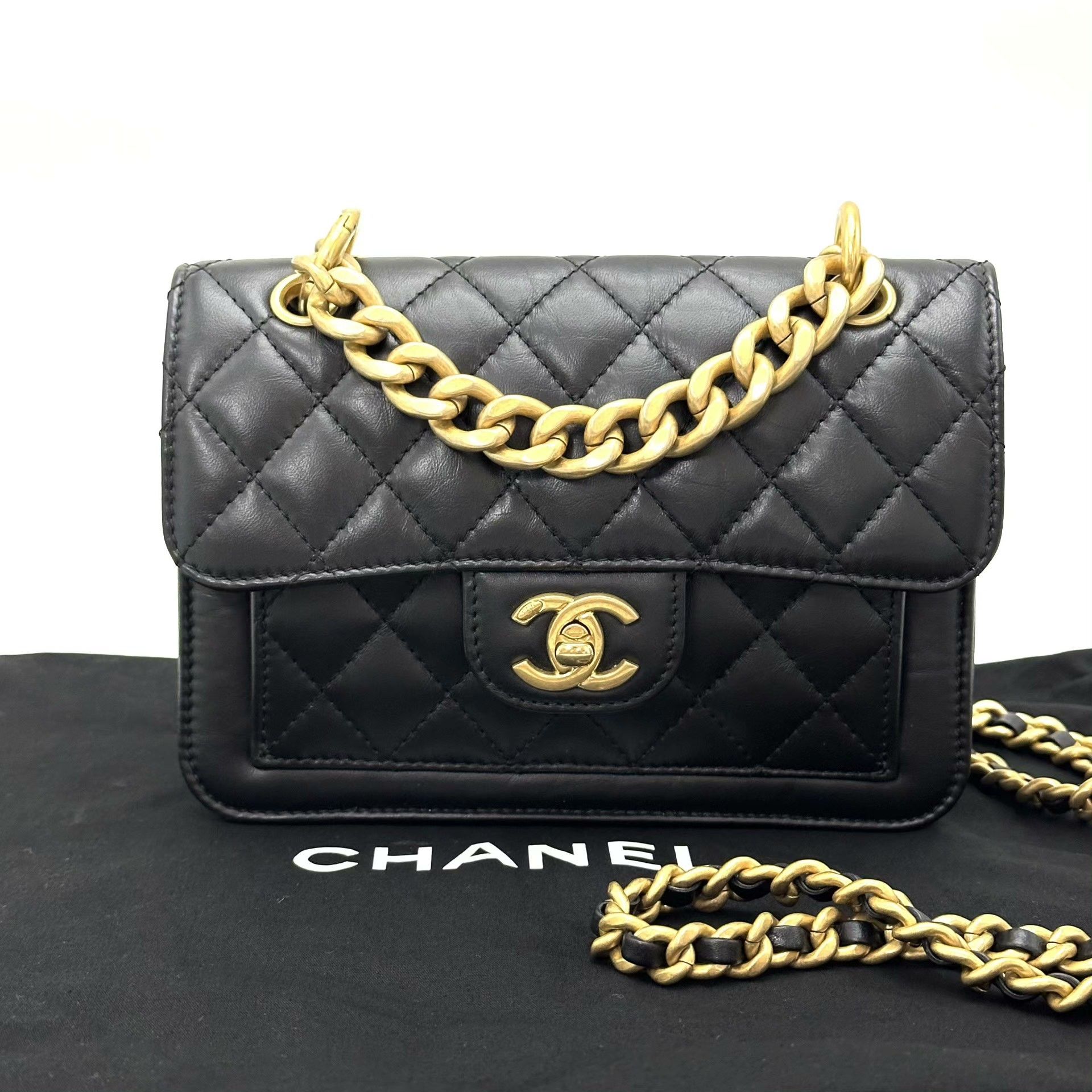 Chanel Pre-loved Bag Very good condition Size ONE SIZE - 1 Thumbnail