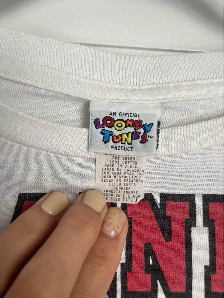 Vintage Vintage Cropped Bugs Bunny Looney Tunes T-Shirt Size ONE SIZE - 3 Thumbnail