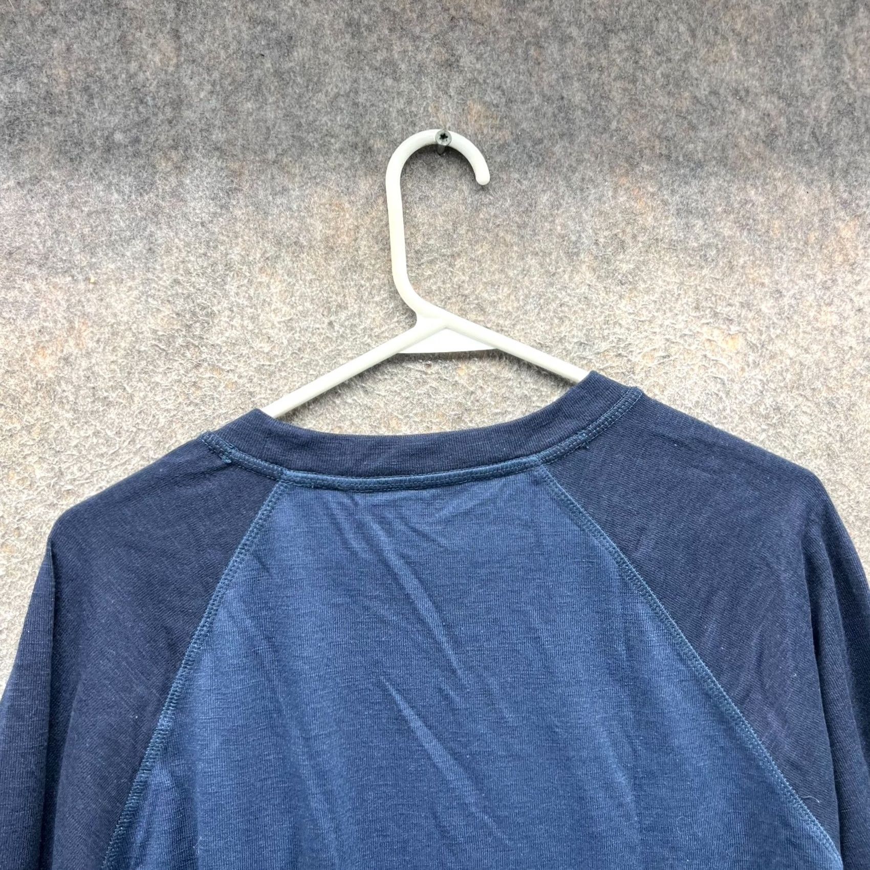 Eddie Bauer VINTAGE is not present; Original is not vintage. Title: Eddie Bauer Shirt Mens Large Navy Blue Long Sleeve Crewneck Cotton Pullover Size US L / EU 52-54 / 3 - 3 Thumbnail