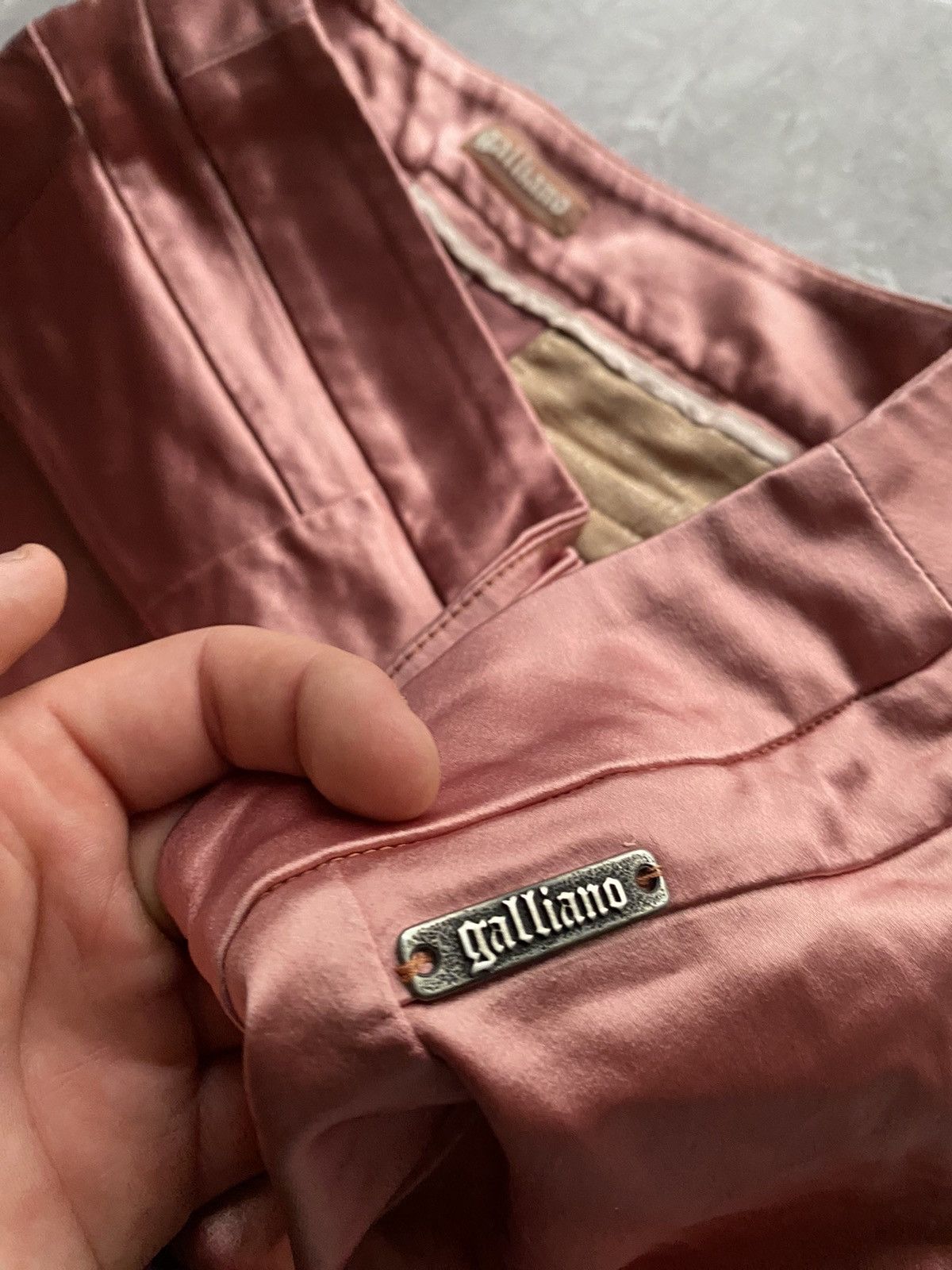John Galliano Rare Jonh Galliano Midi Pink Skirt Made in Italy Size 28" / US 6 / IT 42 - 5 Thumbnail