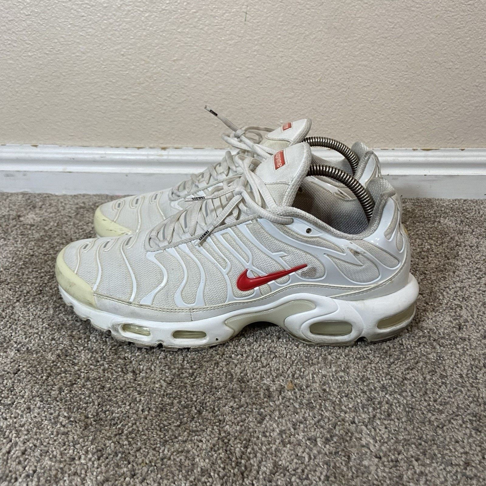 Nike Nike Supreme x Air Max Plus TN White Super Rare Size 9.5 Size US 9.5 / EU 42-43 - 3 Thumbnail