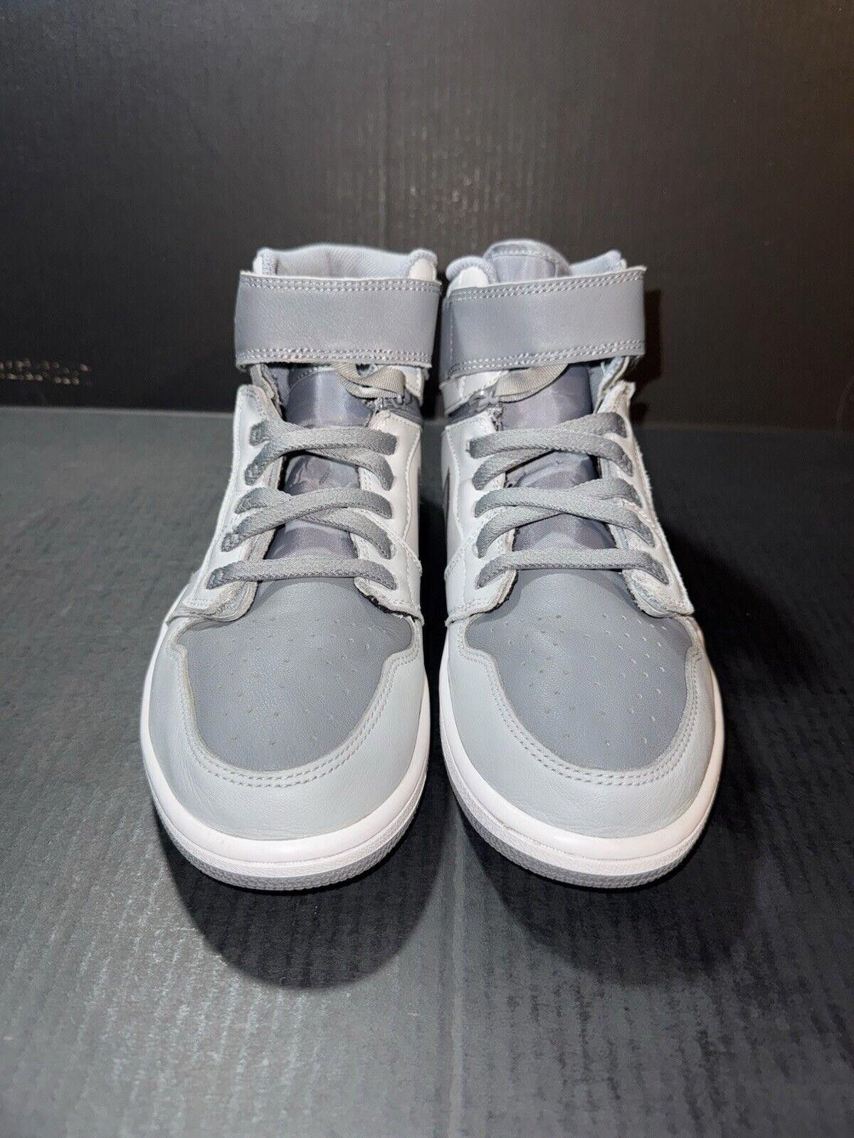 Jordan Brand Nike Air Jordan 1 FlyEase Light Smoke Grey CQ3835-003 Sz 10 Size US 10 / EU 43 - 3 Thumbnail