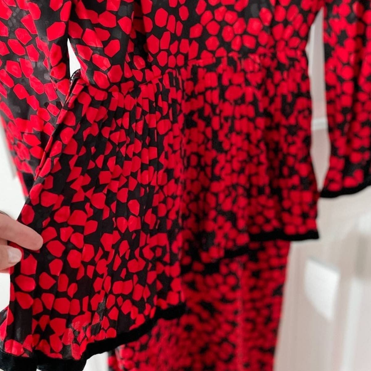 Vintage Vintage 80s designer 100% silk secretary dress size small S Size S / US 4 / IT 40 - 5 Thumbnail