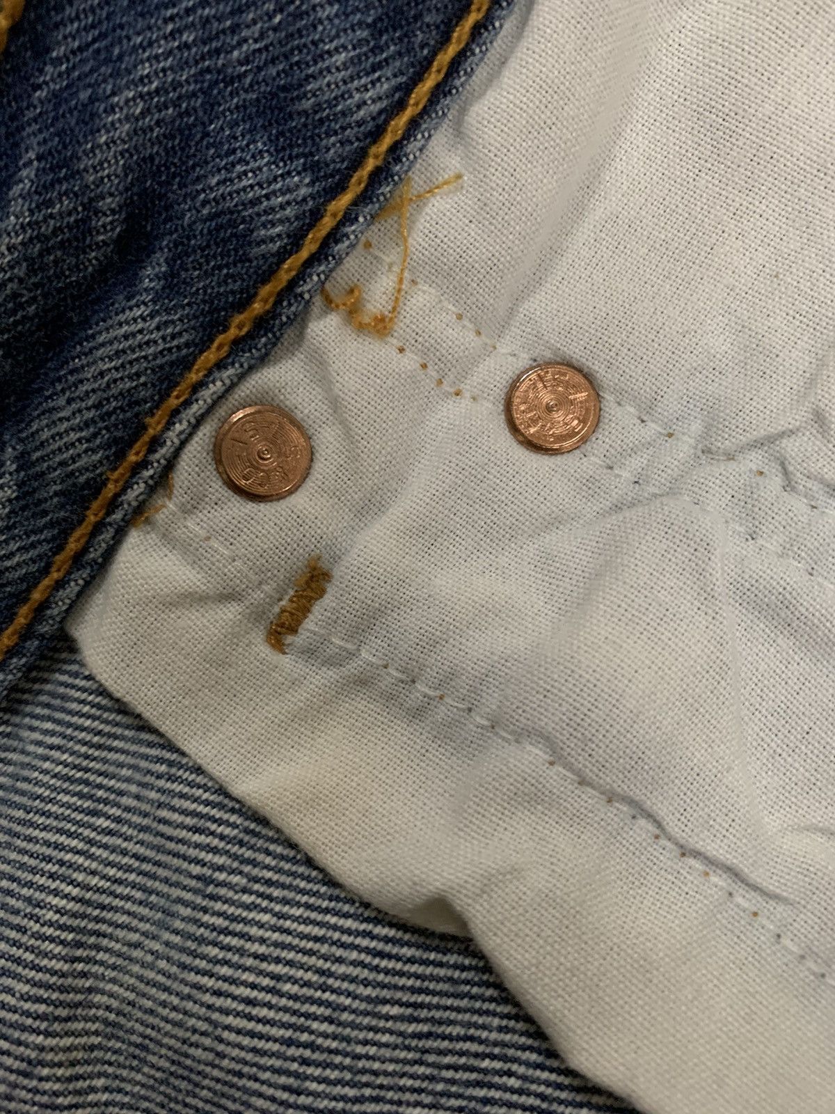 Levi's Vintage 90s Levis 501 Distressed Jeans Stamp Button #501 Size US 28 / EU 44 - 20 Thumbnail