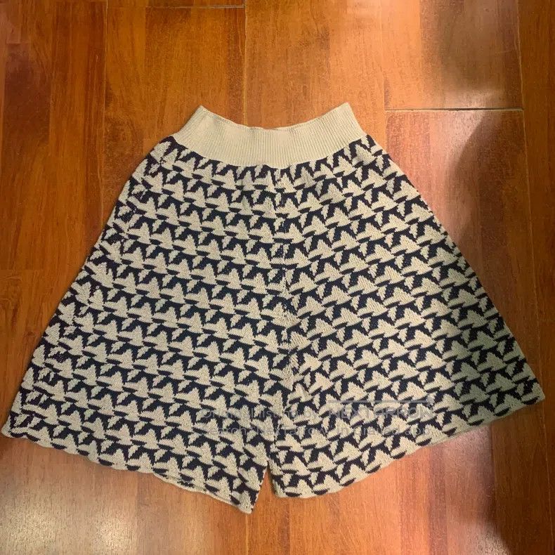 Chanel Chanel Knitted wool shorts Size 25" / US 0 / IT 36 - 2 Thumbnail