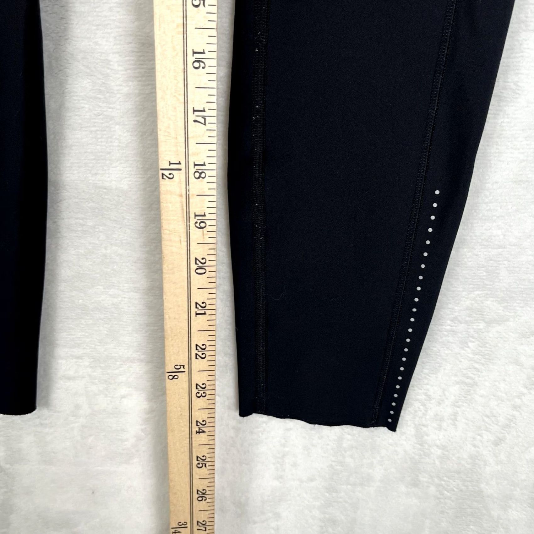 Lululemon Lululemon Leggings Women's 6 Black High Rise Ankle Pockets Reflective Size 28" / US 6 / IT 42 - 4 Thumbnail