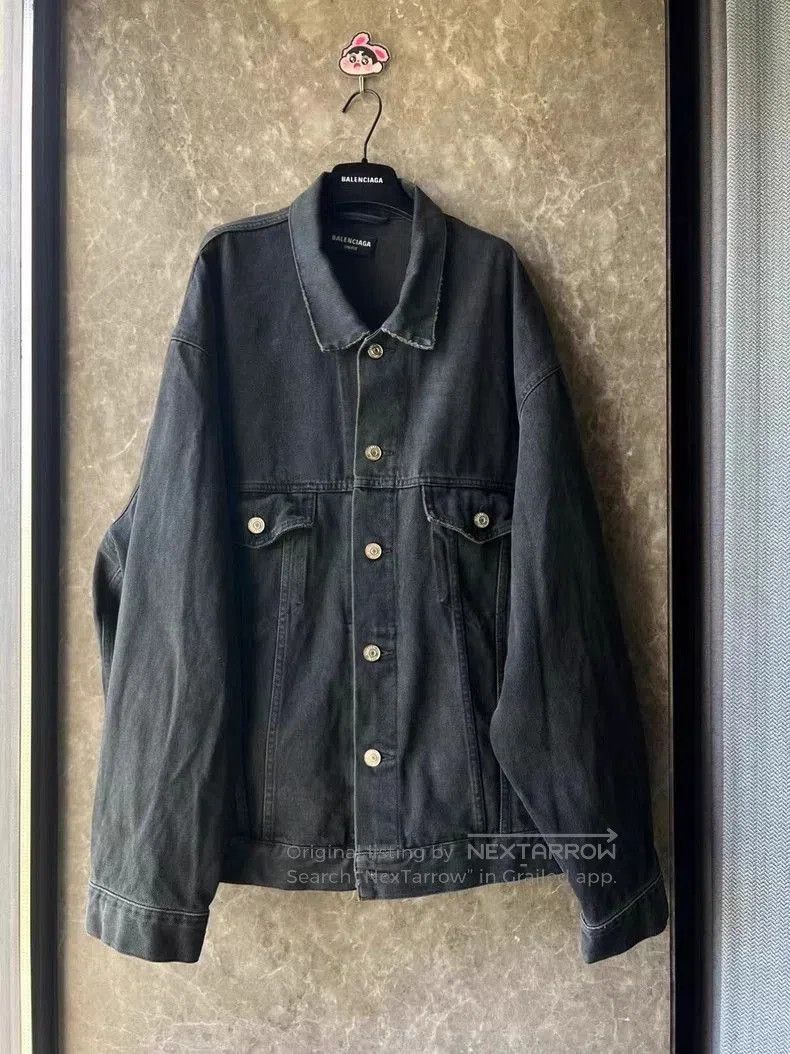 Balenciaga Balenciaga Washed Graffiti Denim Jacket L. Size US L / EU 52-54 / 3 - 1 Thumbnail