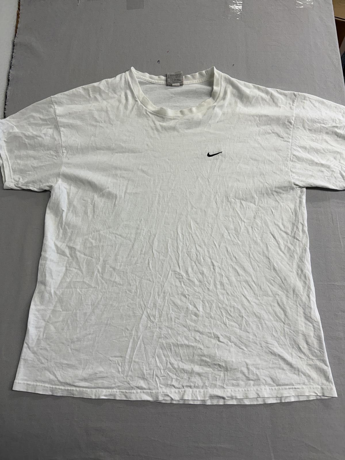 Nike Vintage Nike Gray Tag T-shirt Mini Swoosh Embroidered XL Size US XL / EU 56 / 4 - 1 Thumbnail