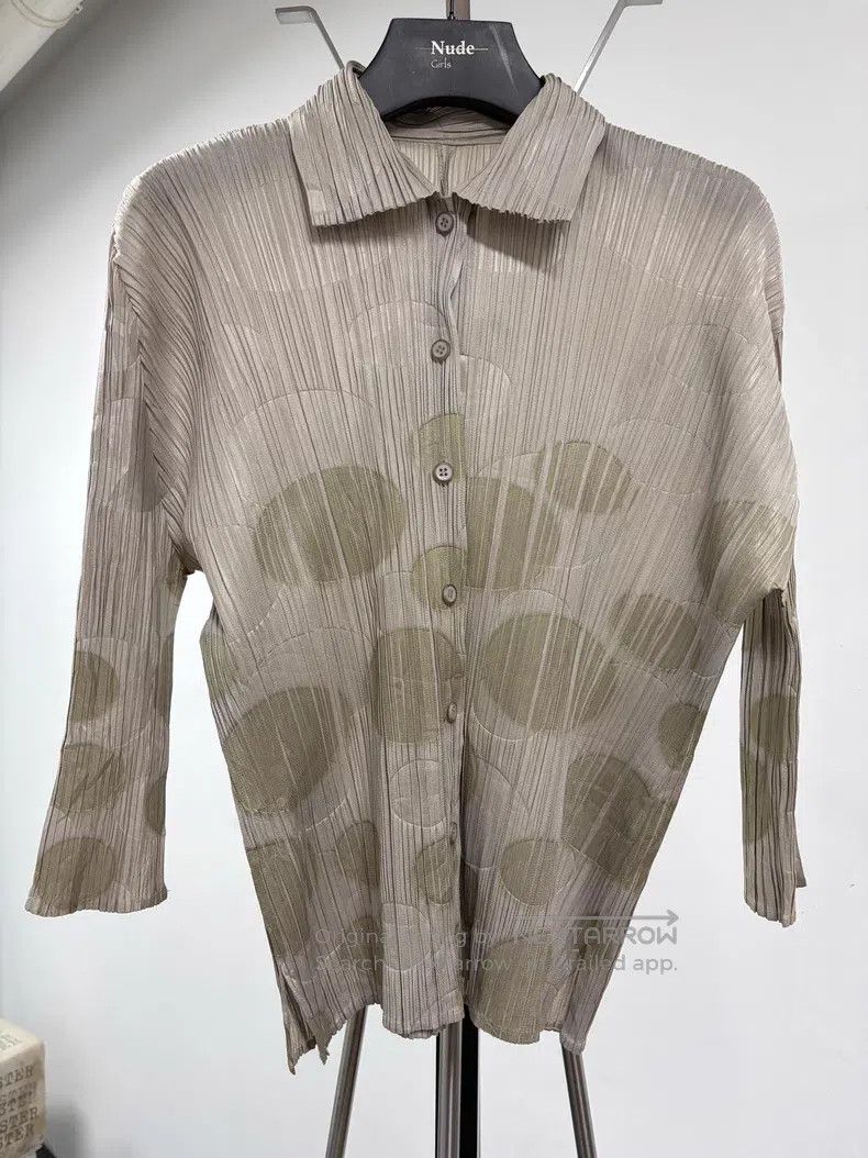 Issey Miyake Issey Miyake Embossed Big Polka Dot Top Size L / US 10 / IT 46 - 1 Thumbnail