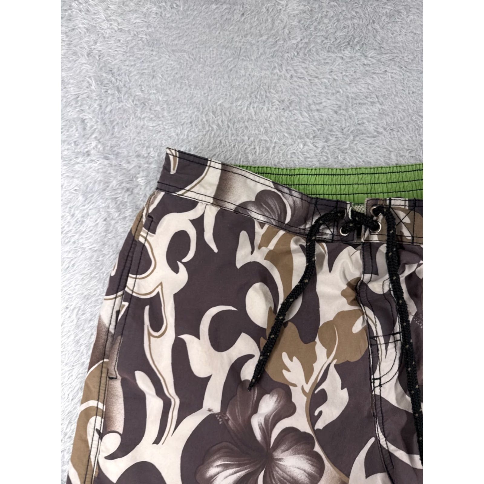 Tommy Bahama Tommy Bahama Board Shorts Men M Brown Gray Floral Elastic Waist Lined Swim Trunk Beach Tropical 90s (if applicable) Mens Size US 31 - 4 Thumbnail