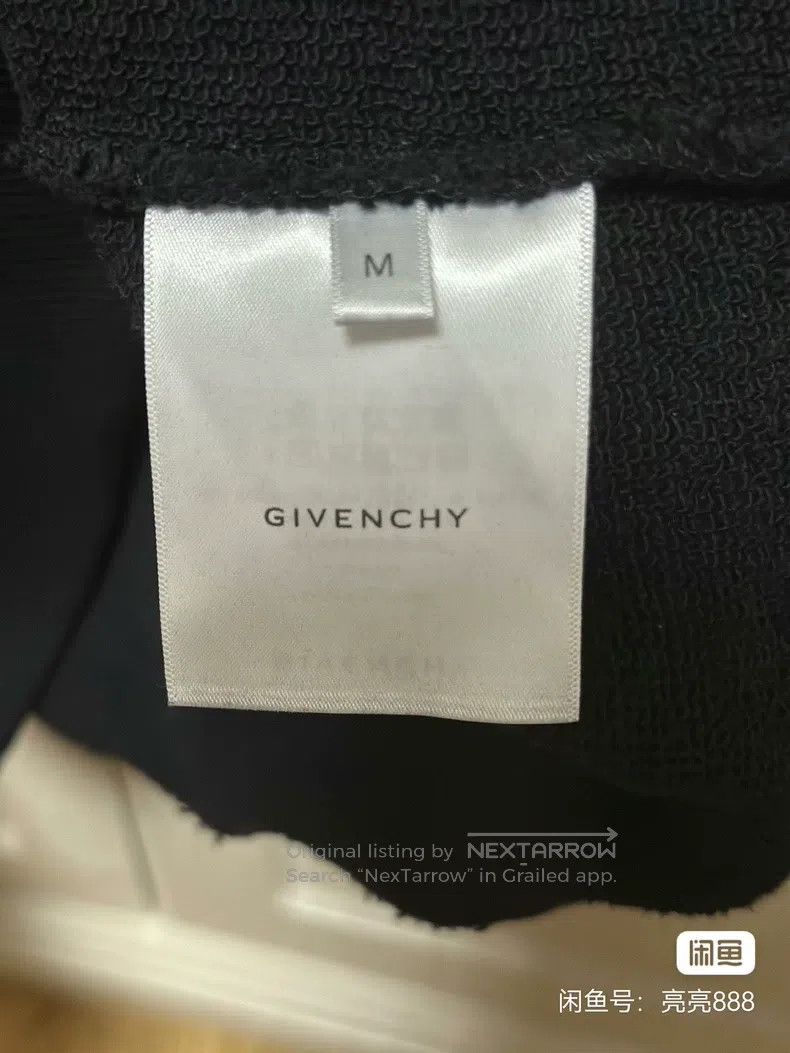 Givenchy Givenchy Cashmere and wool knitted sweater Size US M / EU 48-50 / 2 - 6 Thumbnail