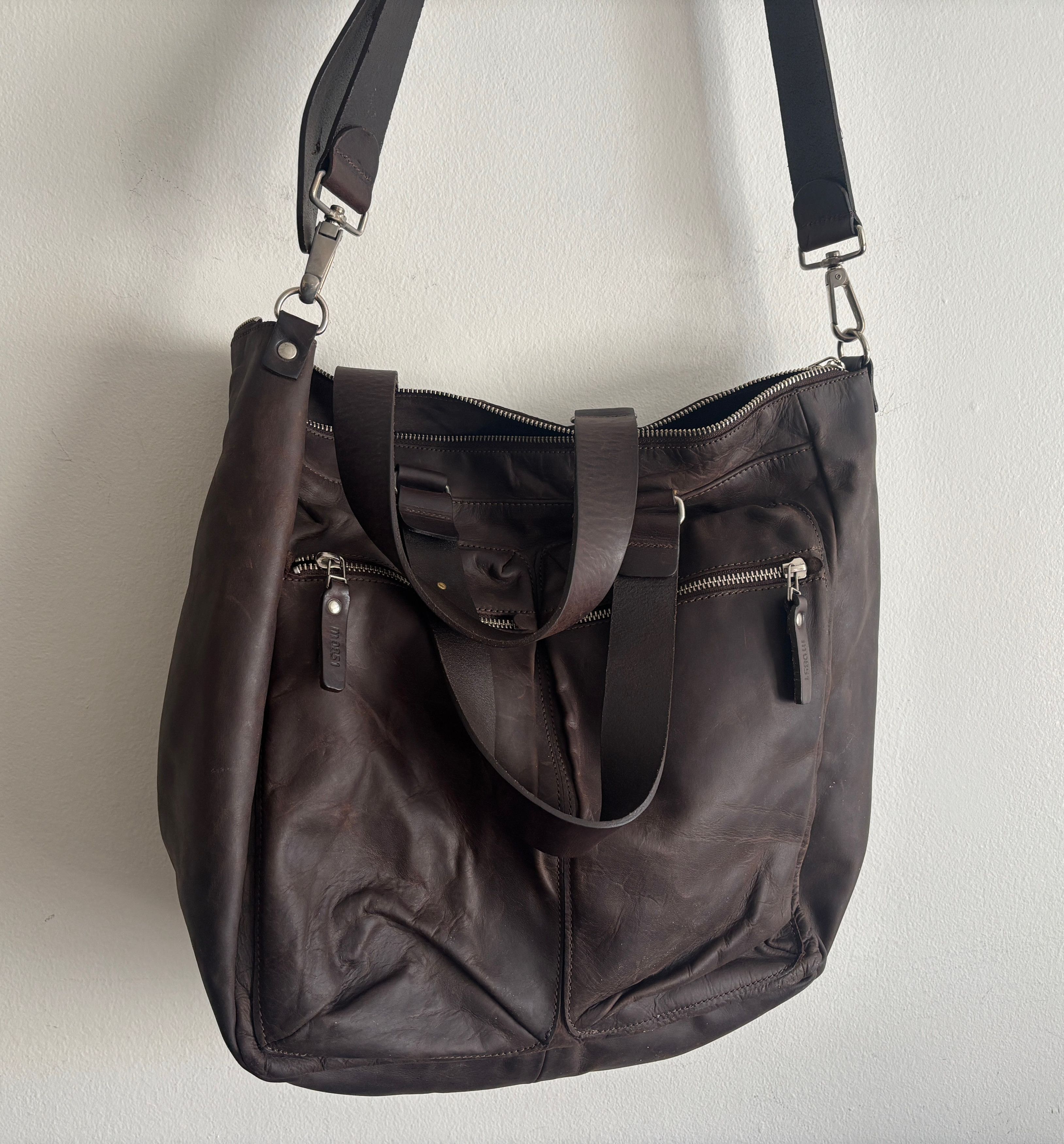 M0851 $275 Brown Leather Crossbody/Shoulder Bag, Messenger / Tote Size ONE SIZE - 1 Thumbnail