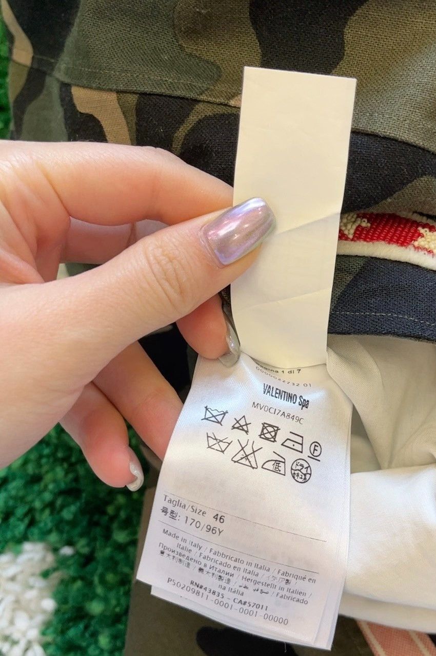 Valentino Valentino Camouflage Beaded Badge Hunting Jacket Size US S / EU 44-46 / 1 - 5 Thumbnail