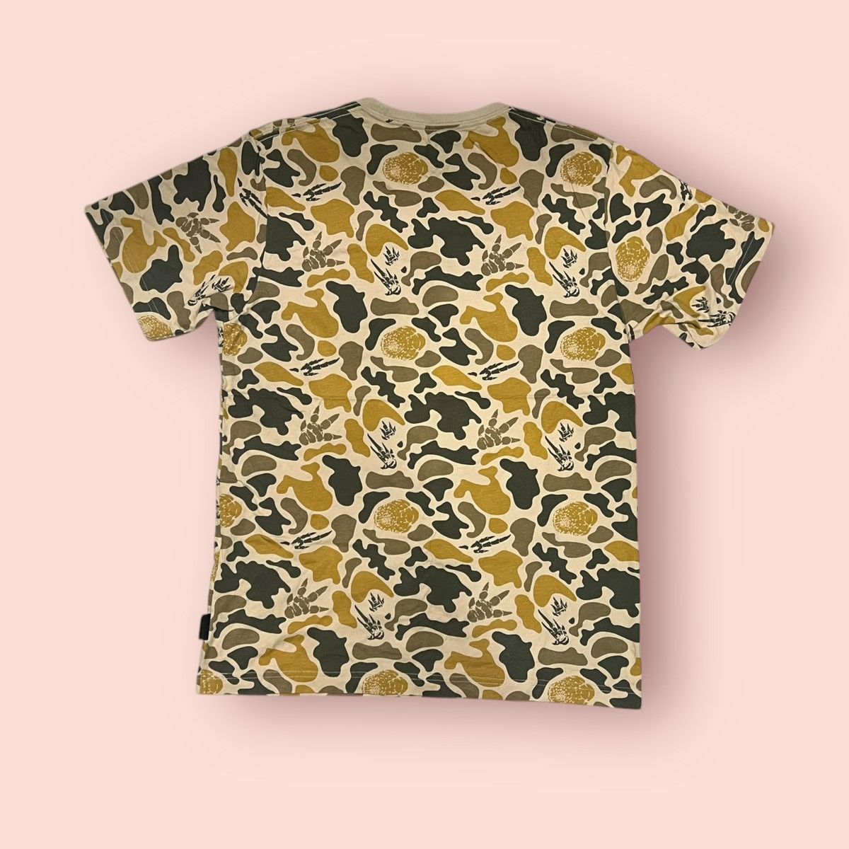 Anime × Jun Takahashi × Uniqlo RARE MONSTER HUNTER CROSS x UNIQLO FULL PRINTED CAMO SHIRTS Size US M / EU 48-50 / 2 - 3 Thumbnail
