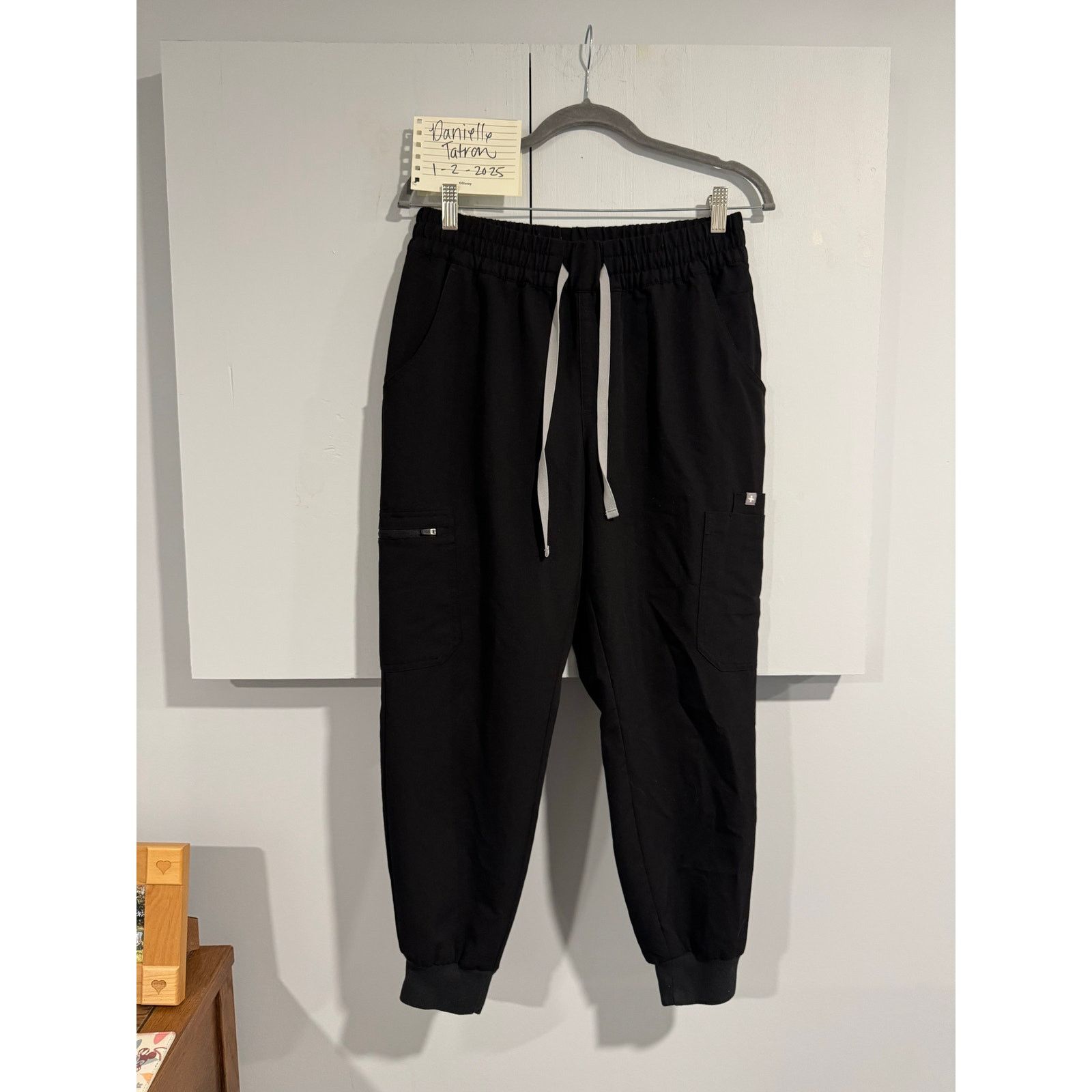 Other Figs Black Uman Relaxed Jogger Scrub Pants Size M/P Size 28" / US 6 / IT 42 - 2 Thumbnail